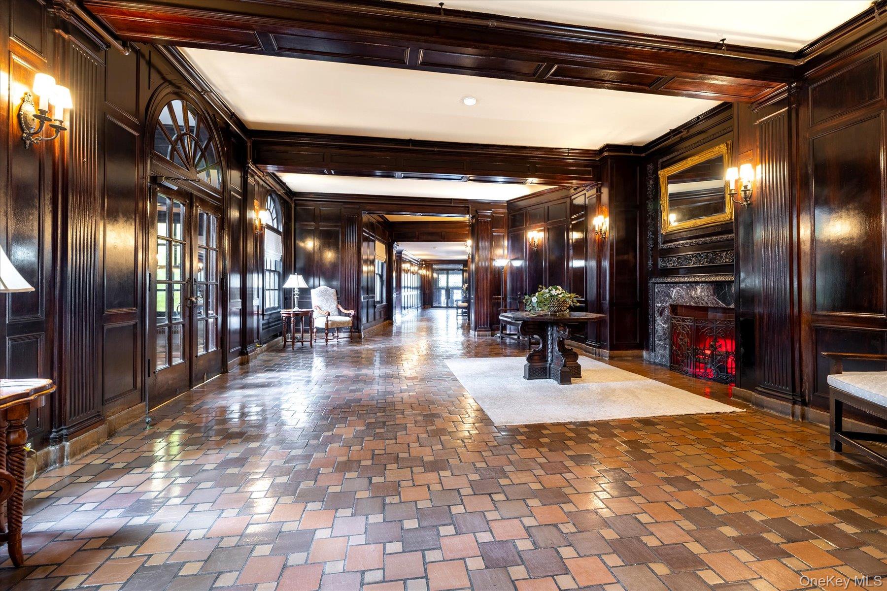 8 Barstow Road # 4J, Great Neck, NY 11021