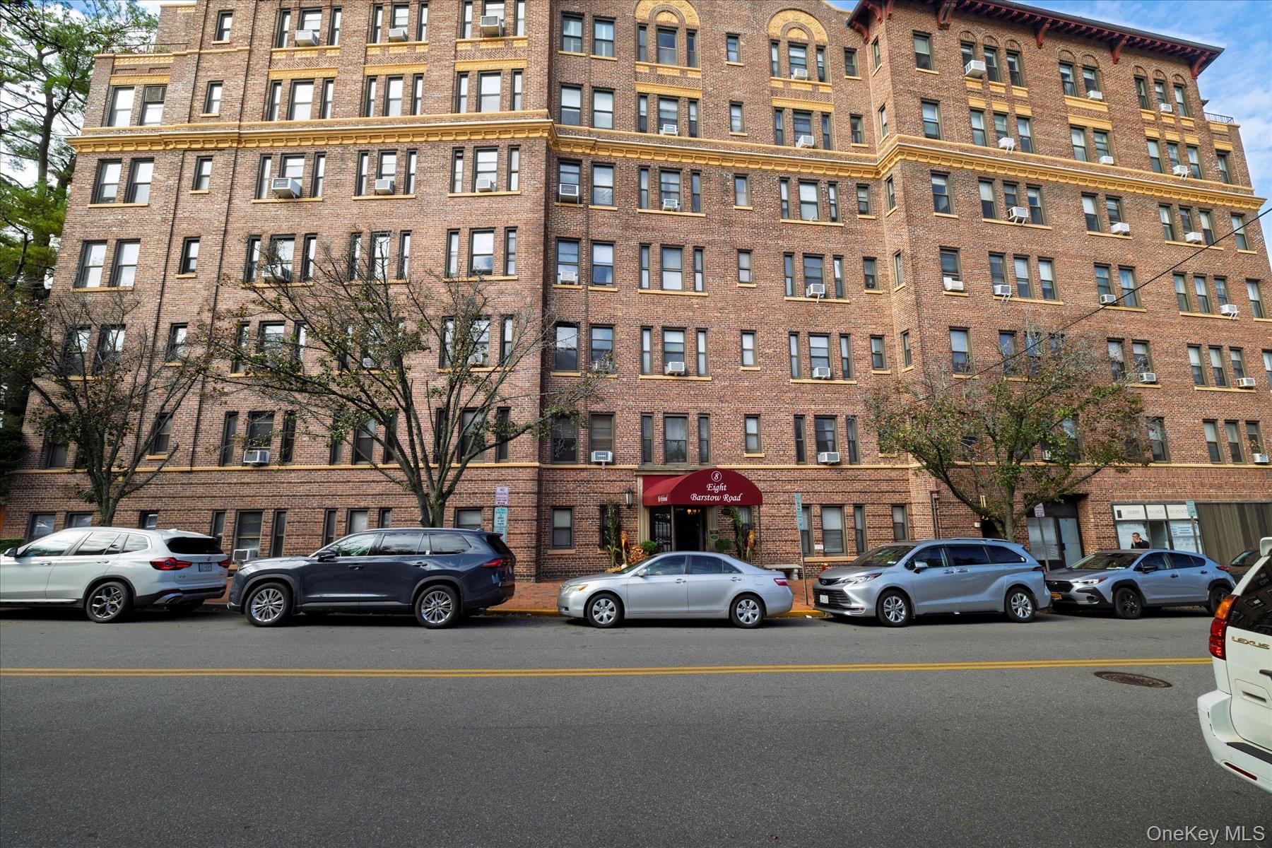 8 Barstow Road # 4J, Great Neck, NY 11021