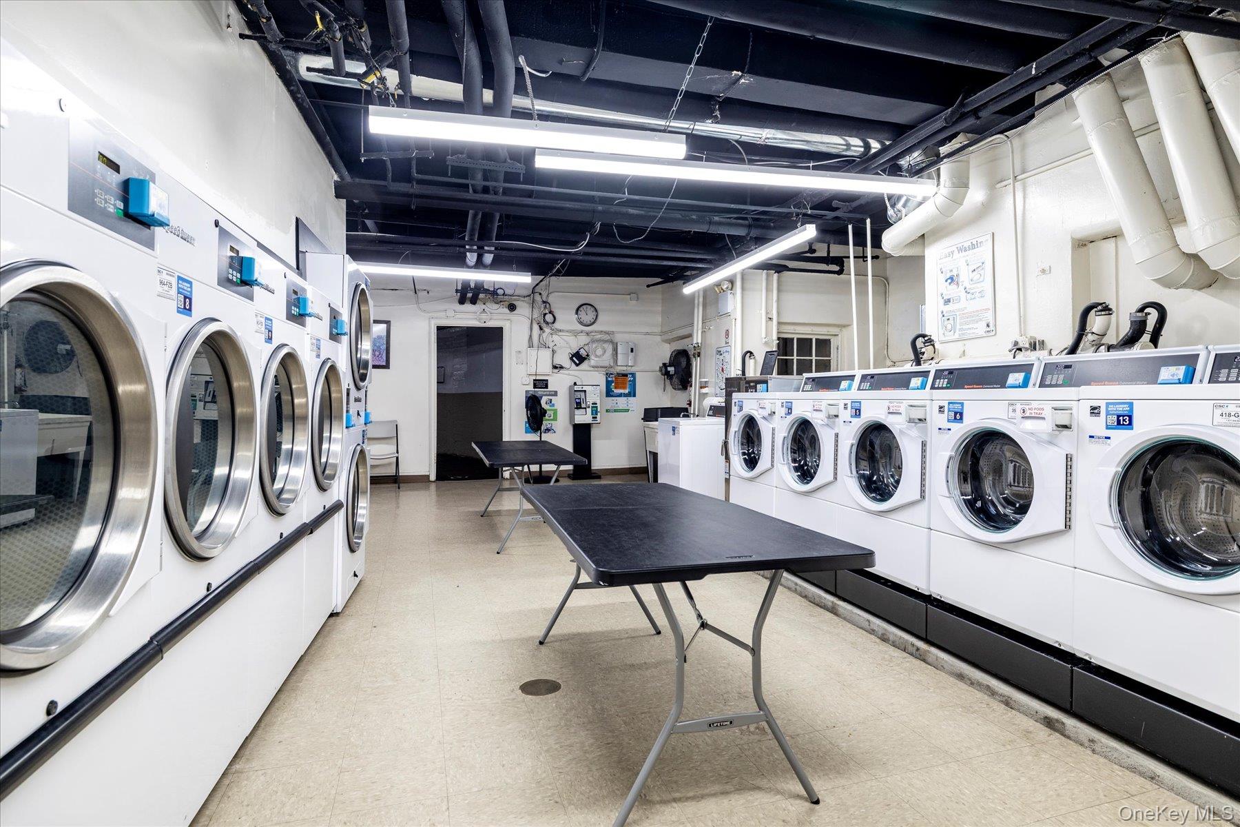 8 Barstow Road # 4J, Great Neck, NY 11021