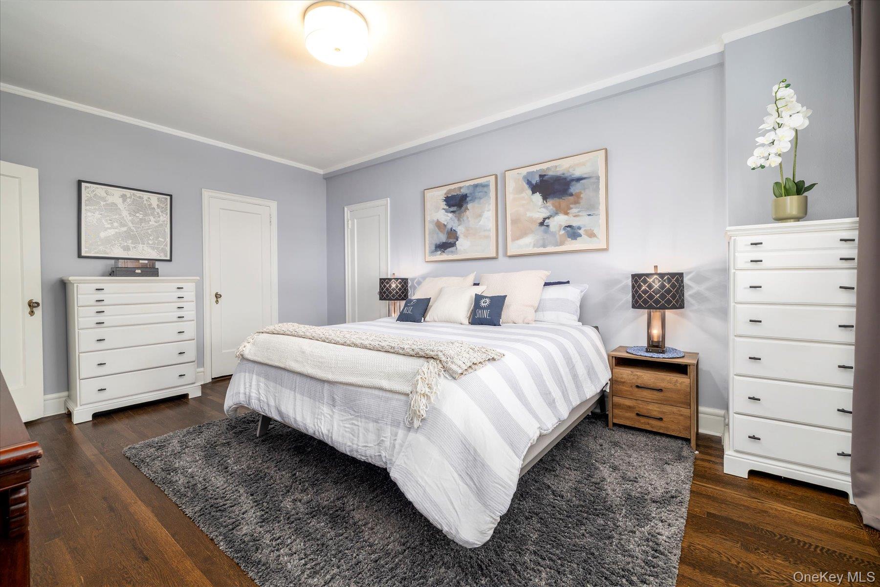 8 Barstow Road # 4J, Great Neck, NY 11021