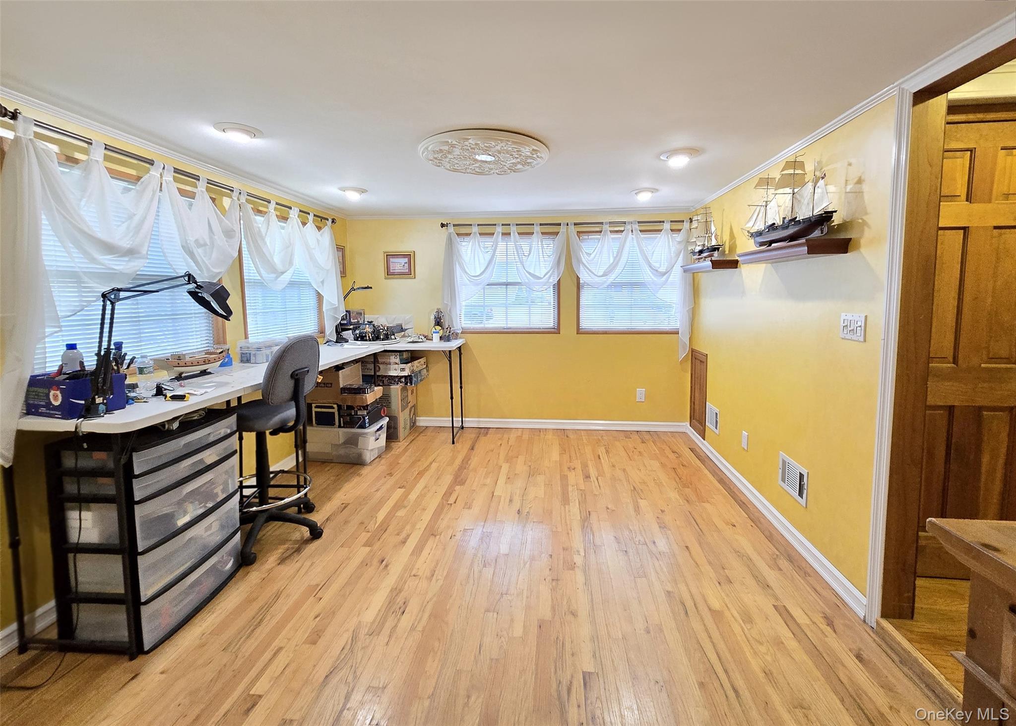 8 Stalker Lane, Setauket, NY 11733