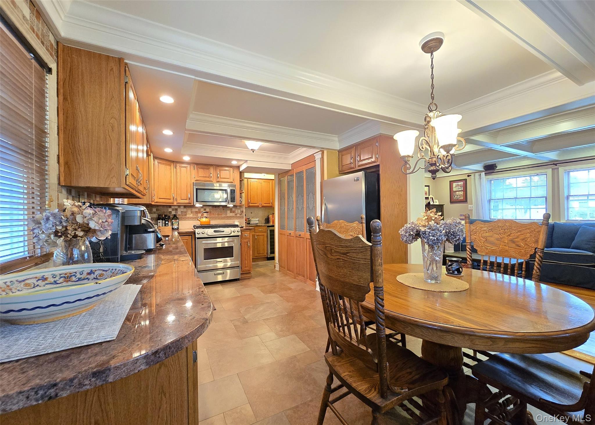 8 Stalker Lane, Setauket, NY 11733