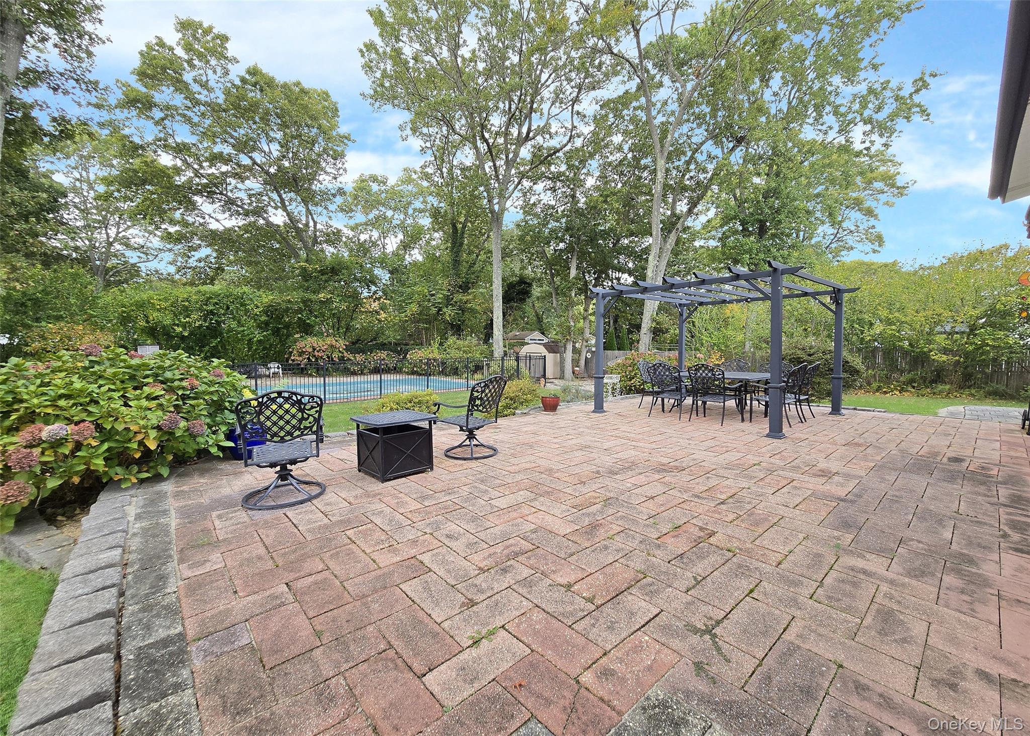 8 Stalker Lane, Setauket, NY 11733