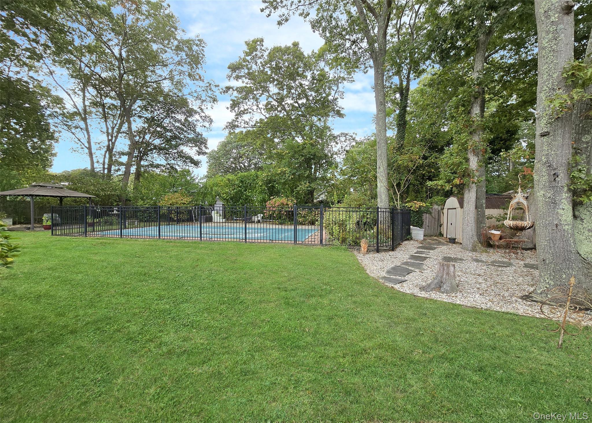 8 Stalker Lane, Setauket, NY 11733