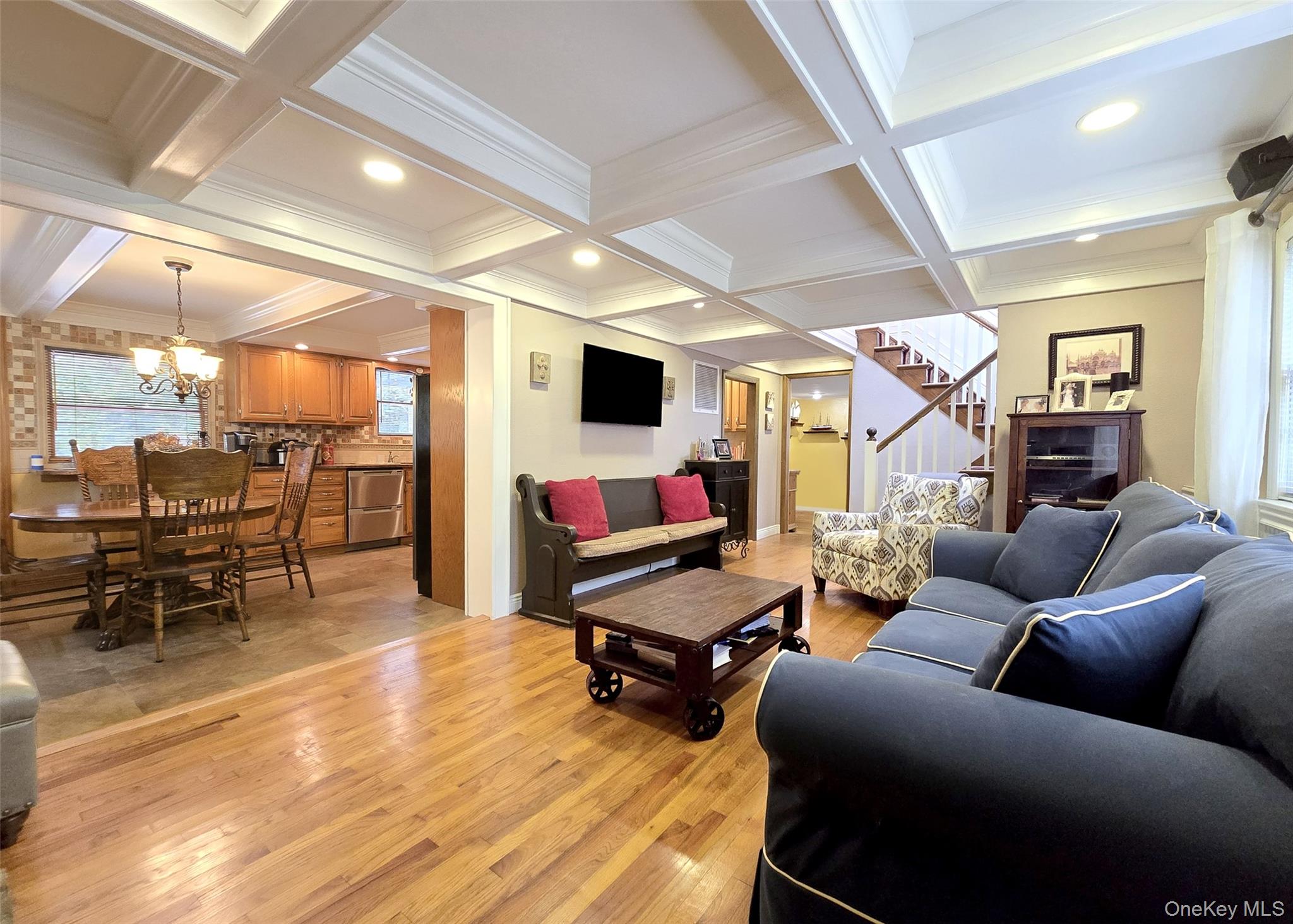 8 Stalker Lane, Setauket, NY 11733