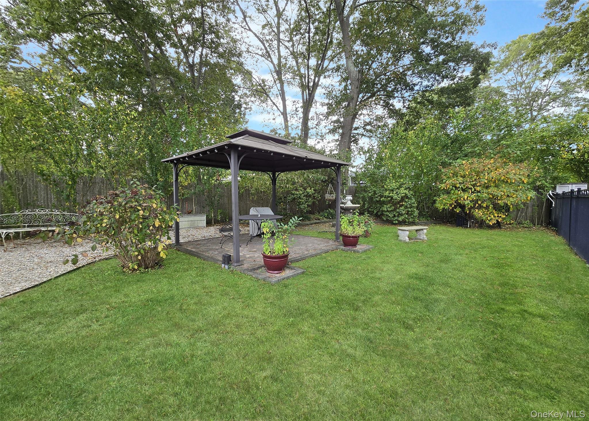 8 Stalker Lane, Setauket, NY 11733