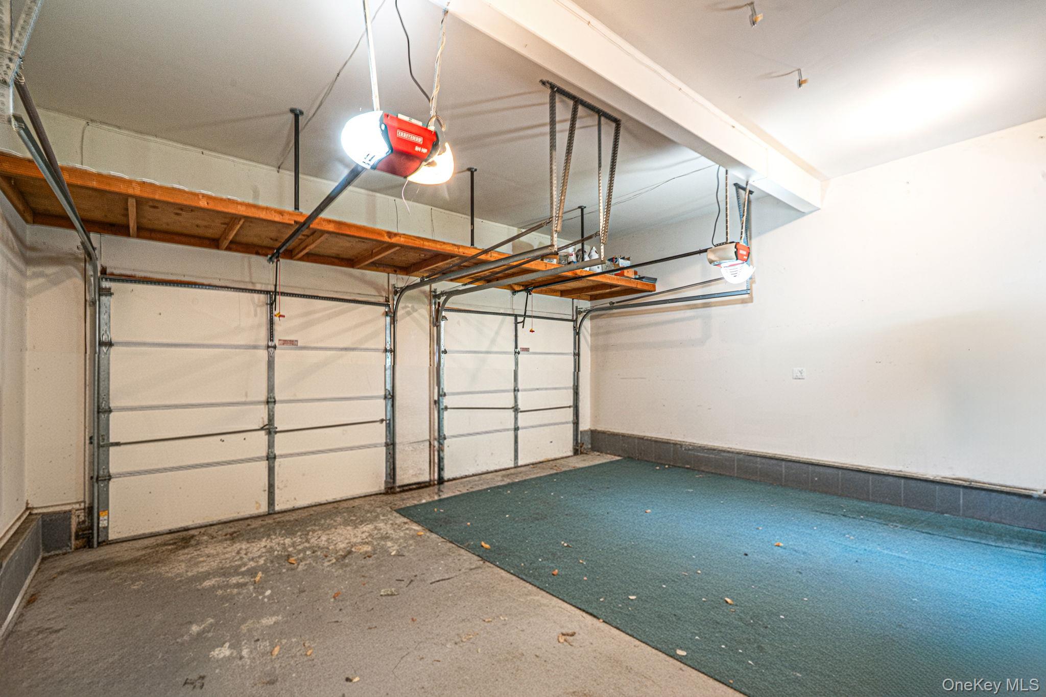 36 Vanderbilt Avenue, Saint James, NY 11780