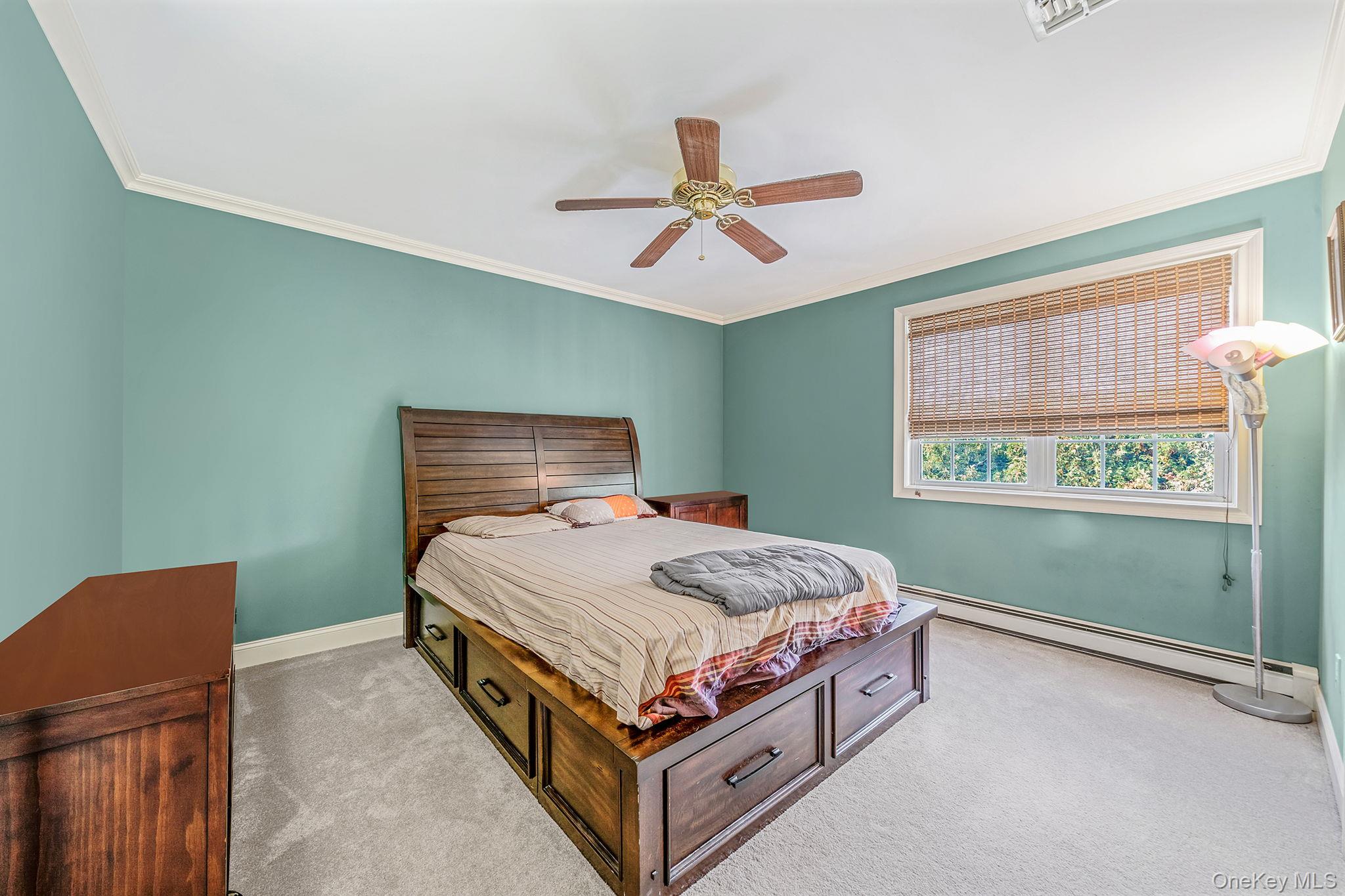 36 Vanderbilt Avenue, Saint James, NY 11780