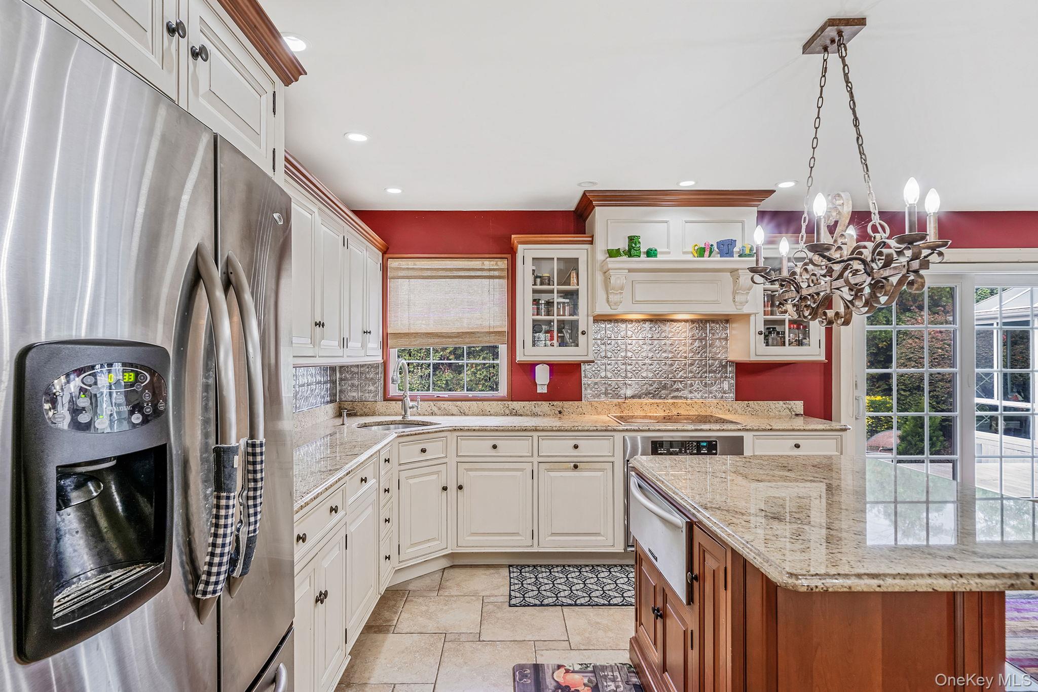 36 Vanderbilt Avenue, Saint James, NY 11780