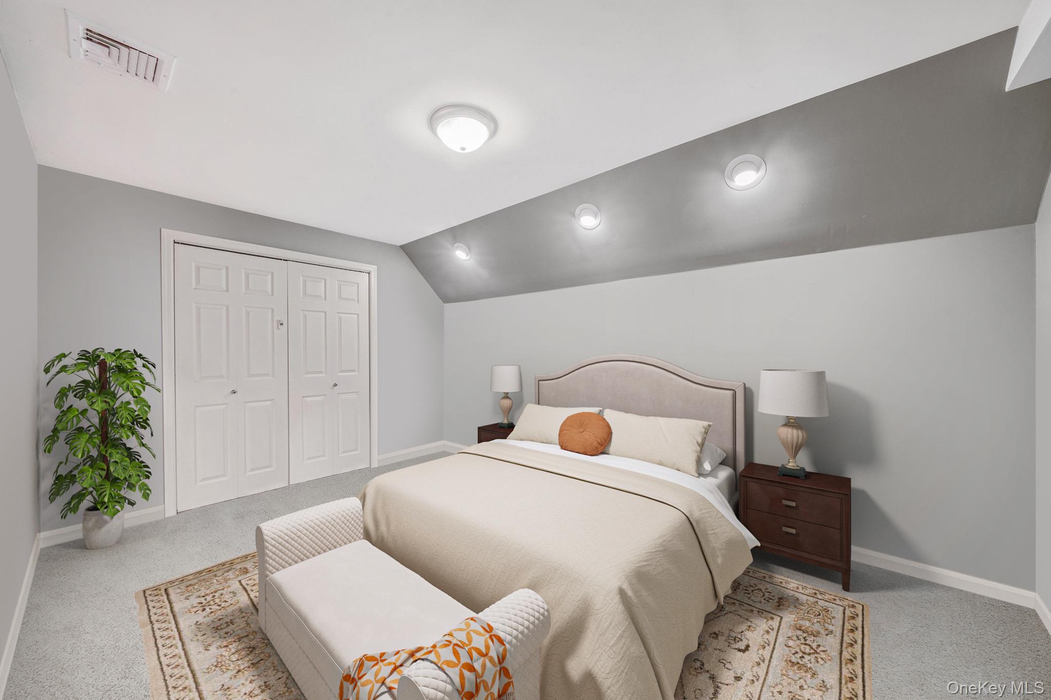 36 Vanderbilt Avenue, Saint James, NY 11780