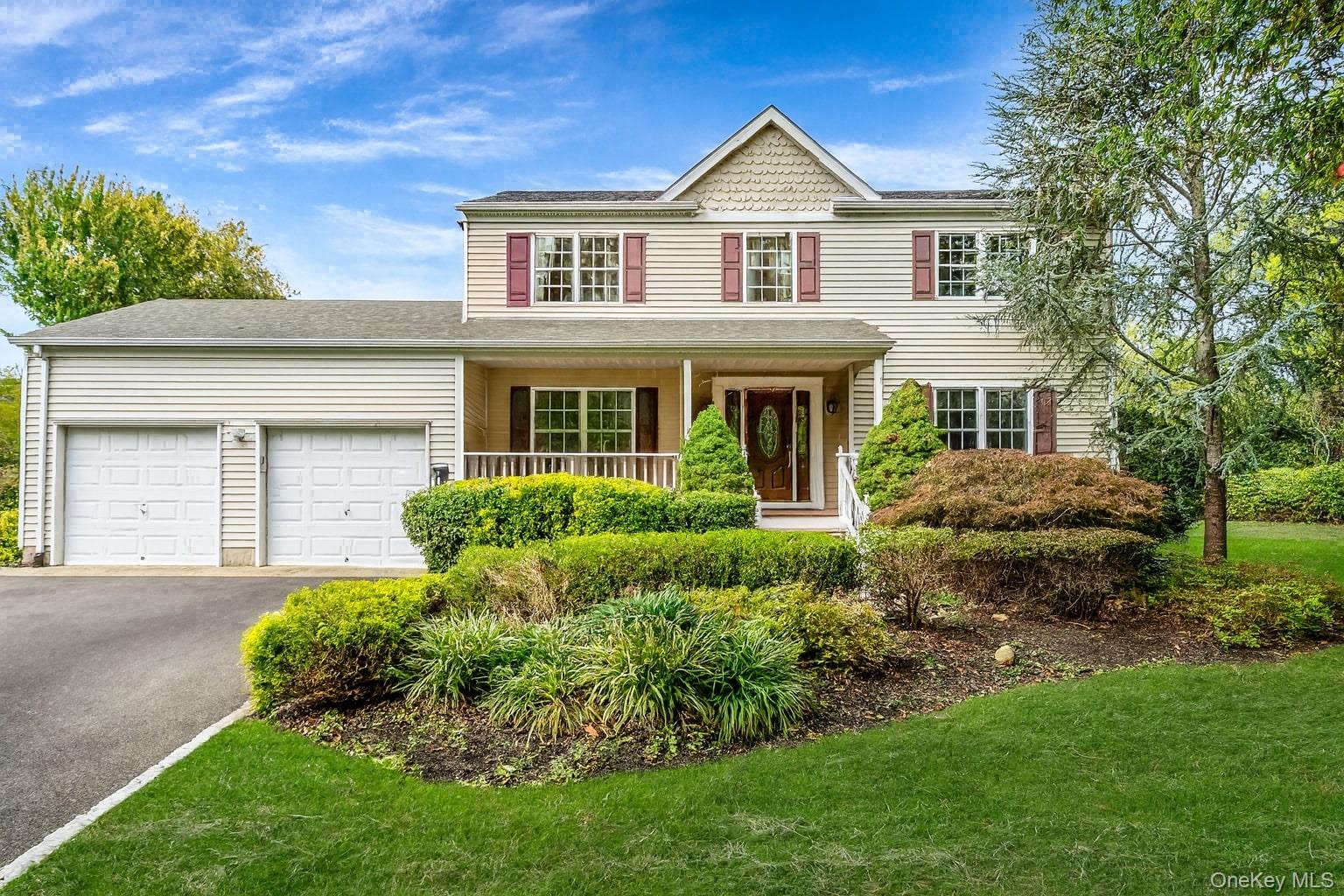 36 Vanderbilt Avenue, Saint James, NY 11780