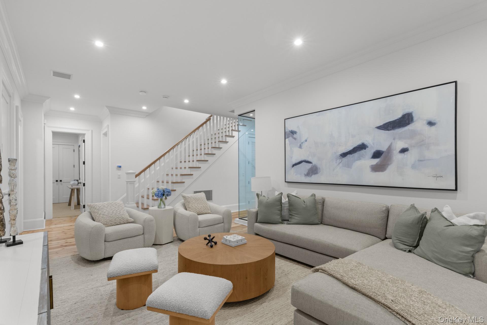 30 Huntting Street, Southampton, NY 11968