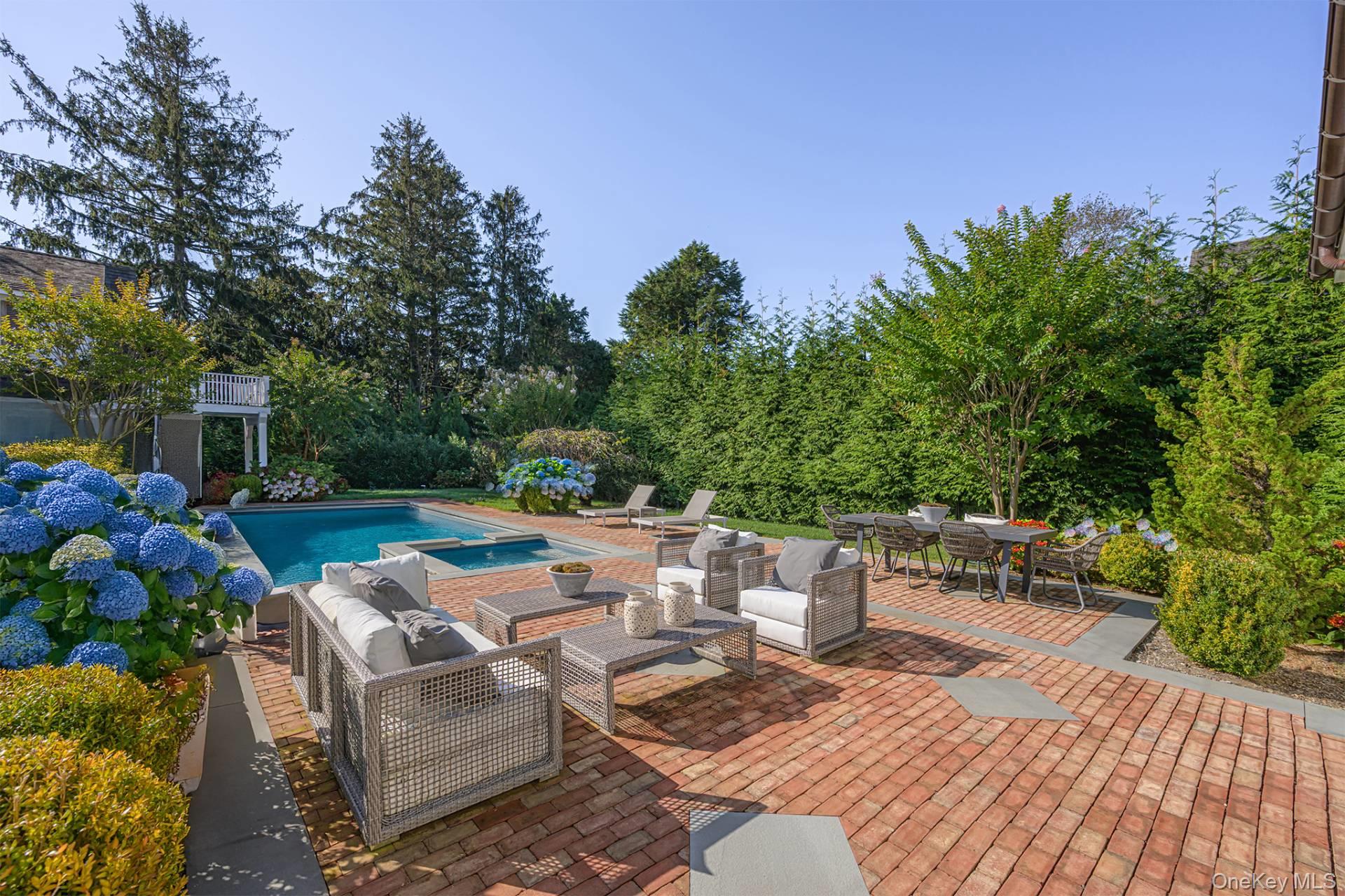 30 Huntting Street, Southampton, NY 11968