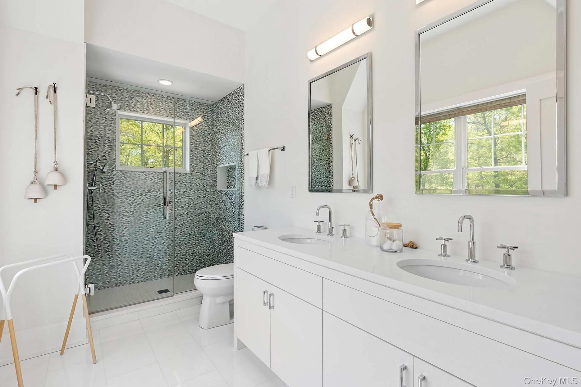 29 Broadway, Southampton, NY 11968