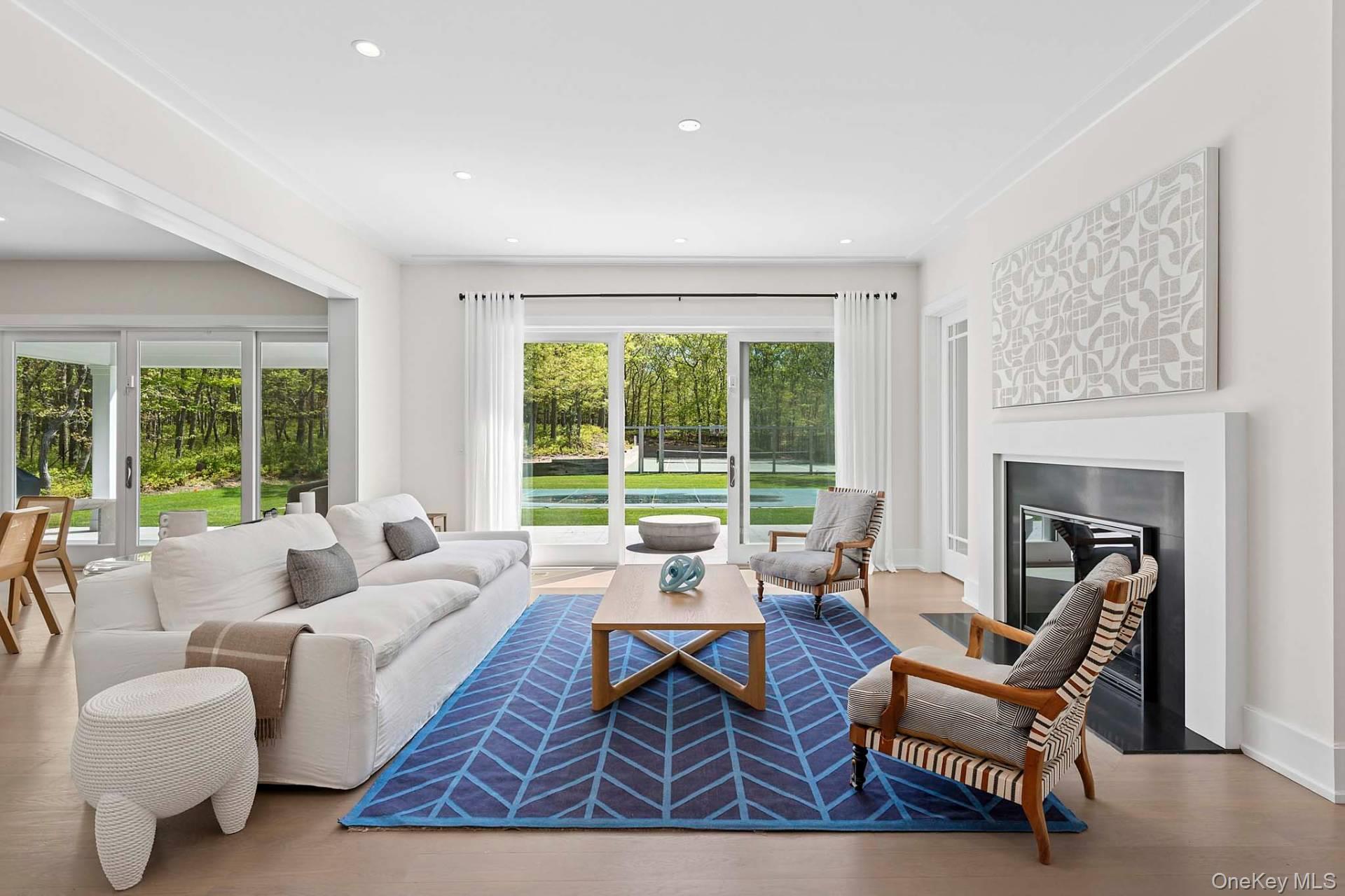 29 Broadway, Southampton, NY 11968