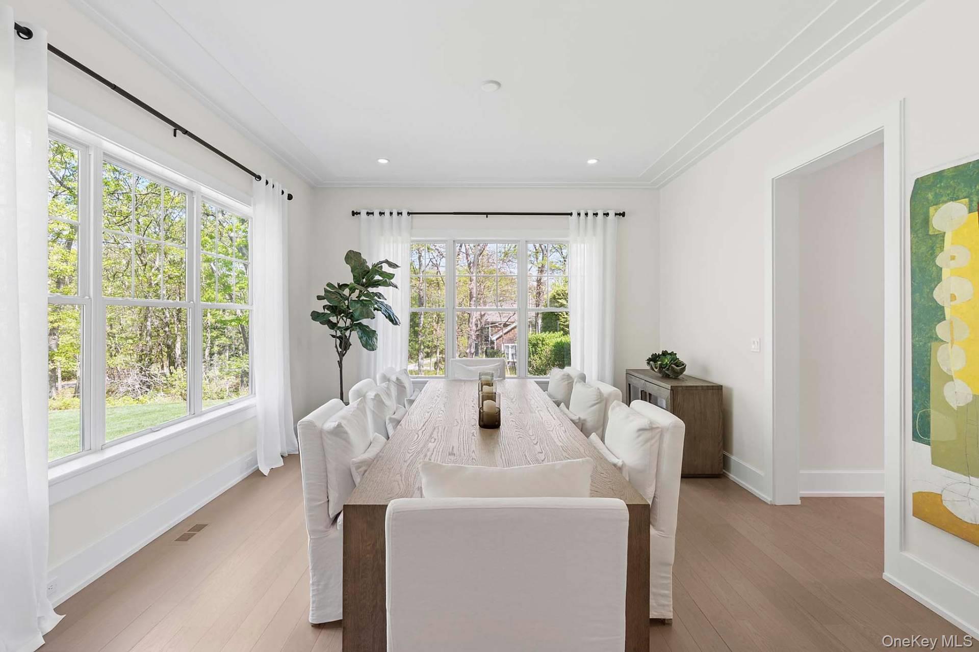 29 Broadway, Southampton, NY 11968