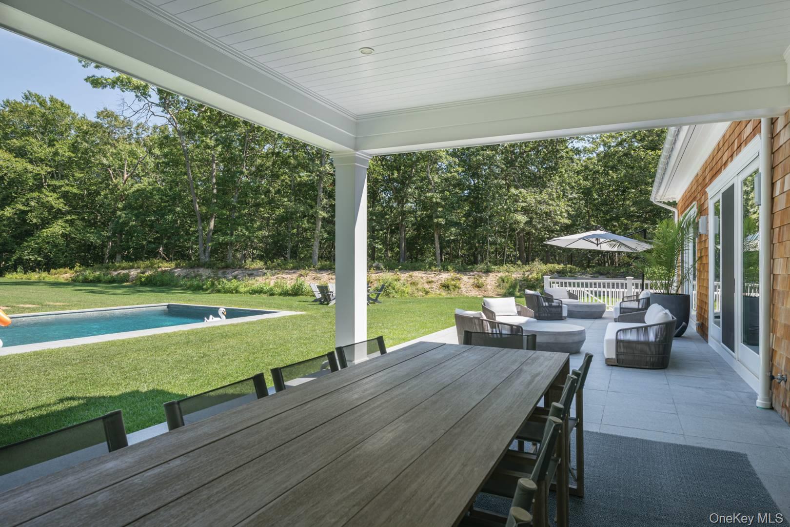 29 Broadway, Southampton, NY 11968