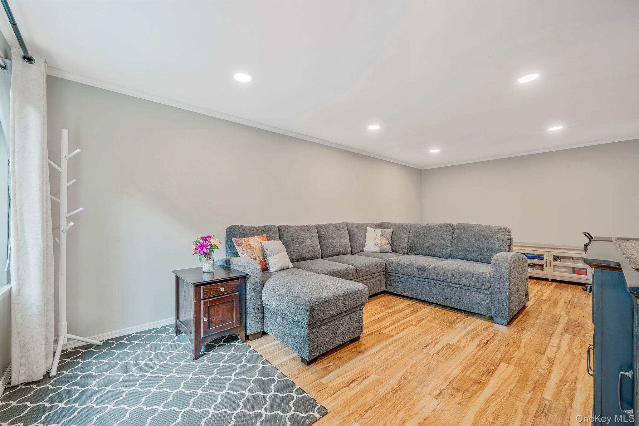 862 Birchwood Road, Medford, NY 11763