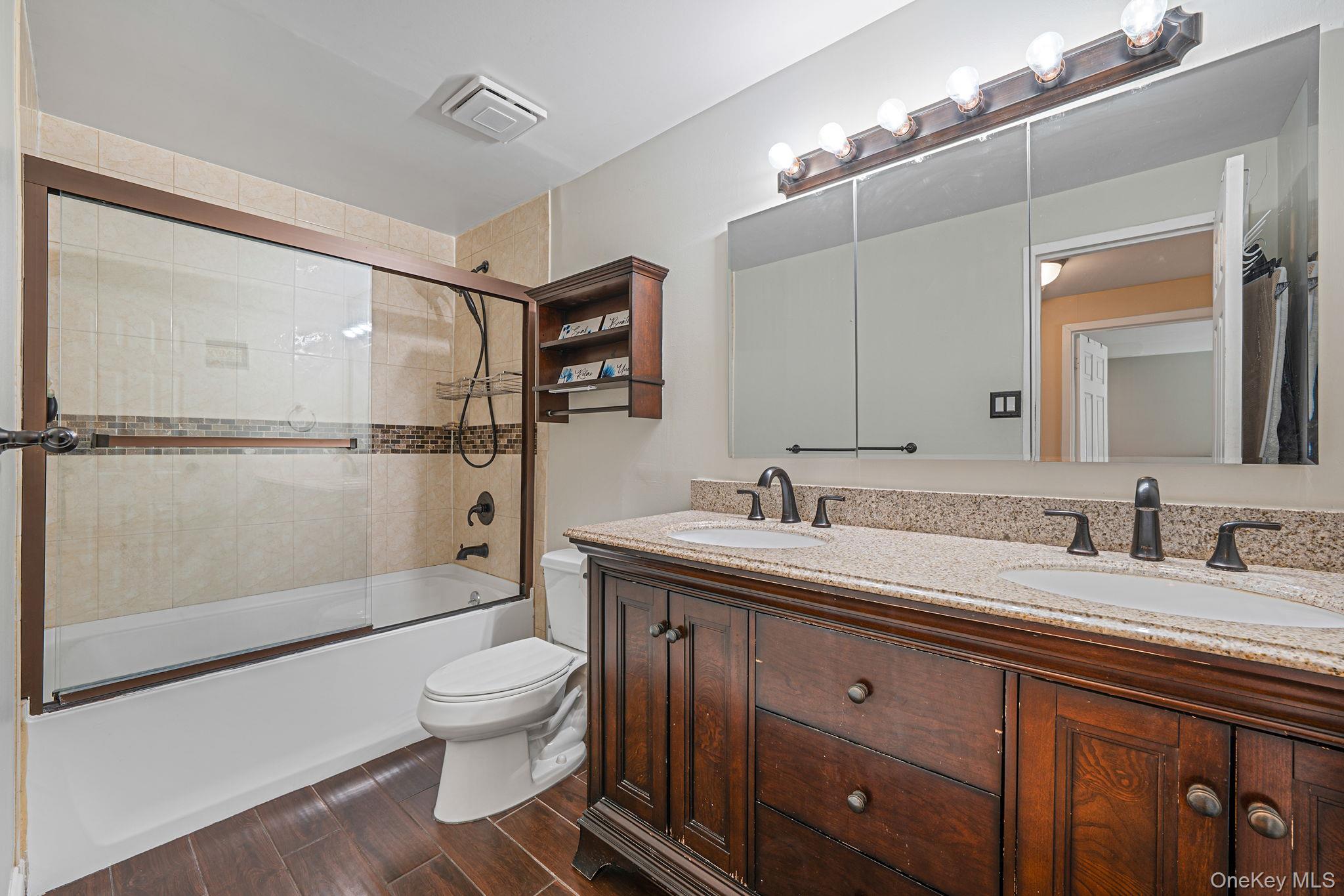 862 Birchwood Road, Medford, NY 11763