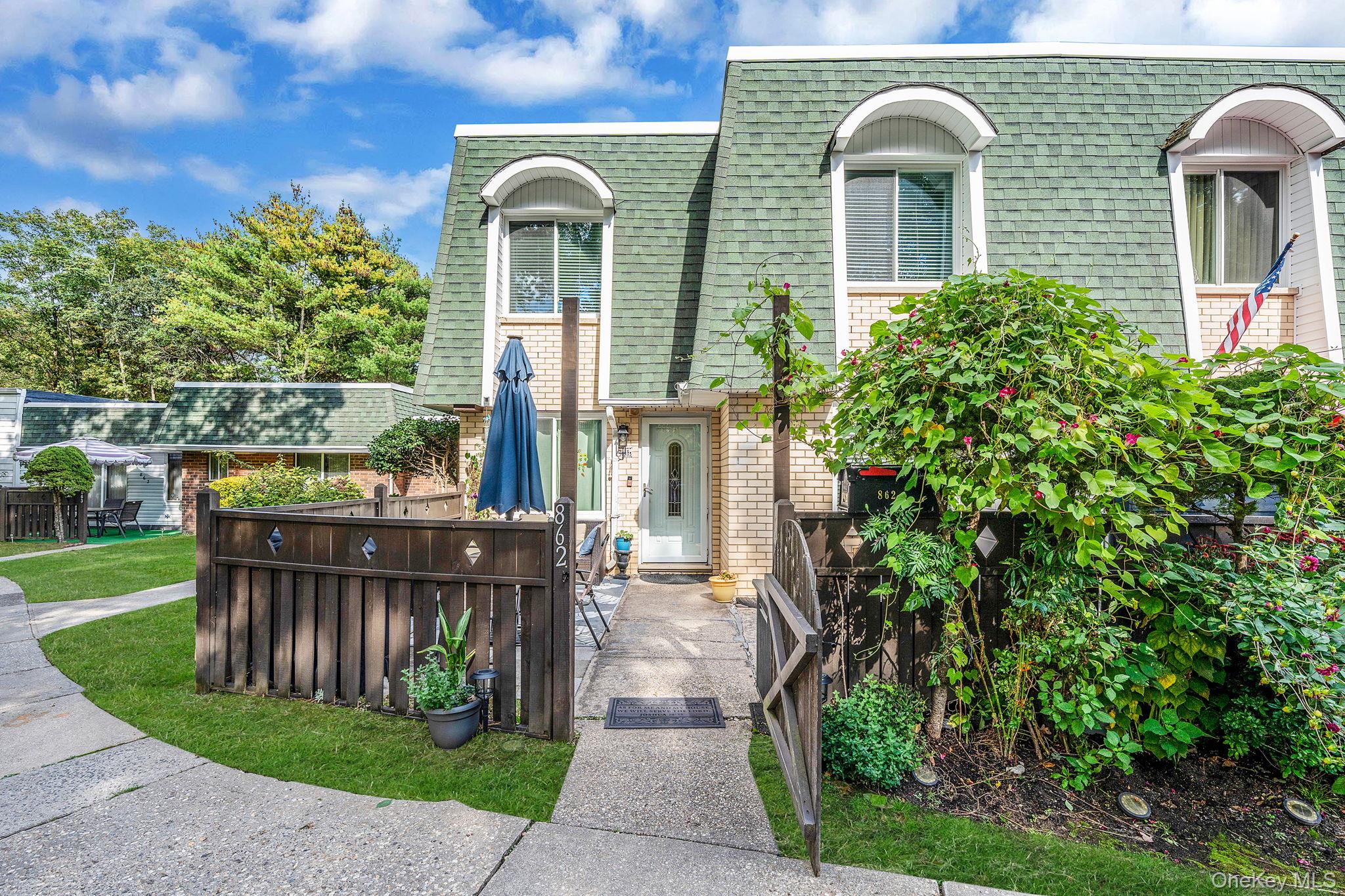 862 Birchwood Road, Medford, NY 11763