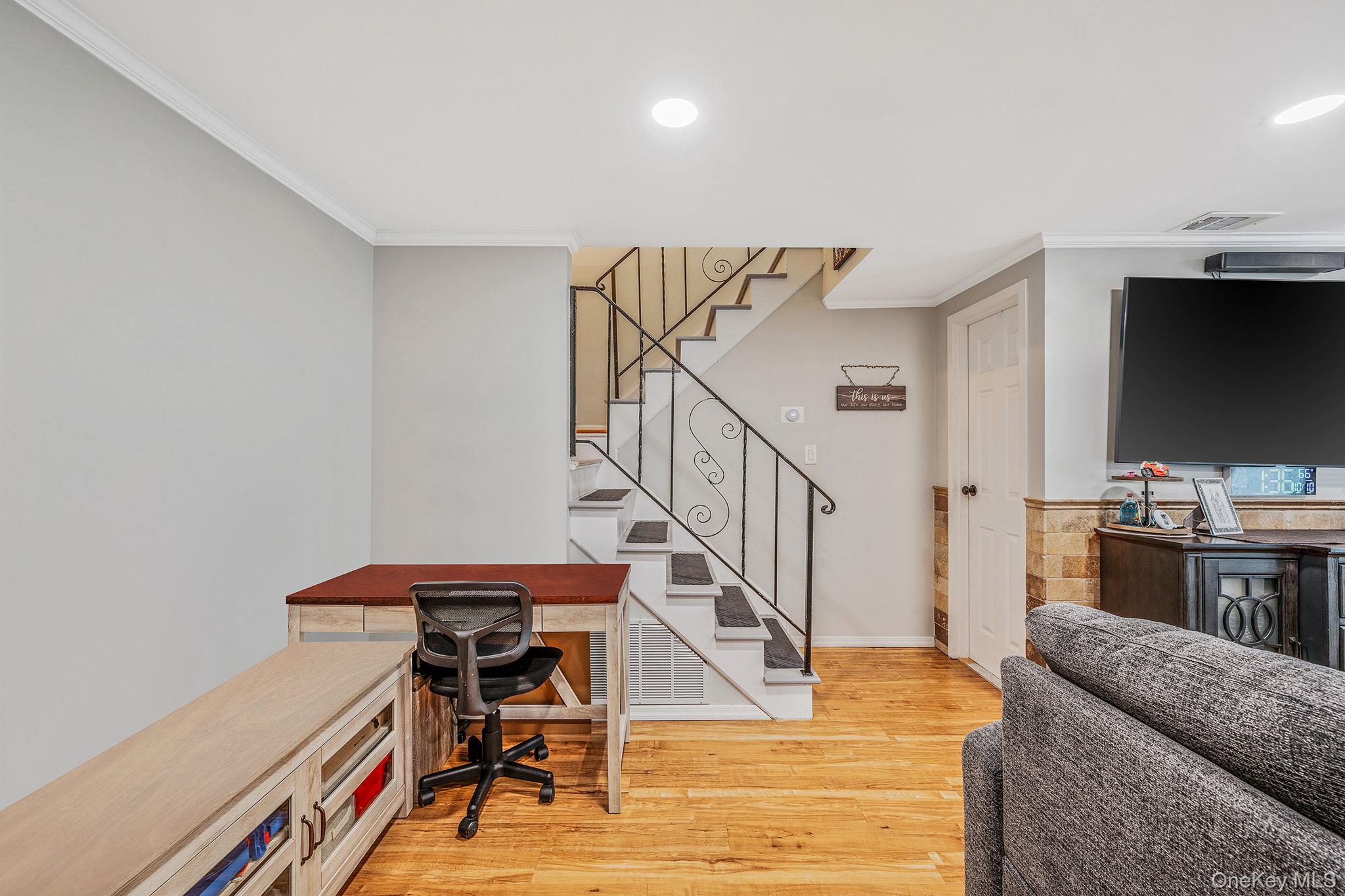 862 Birchwood Road, Medford, NY 11763