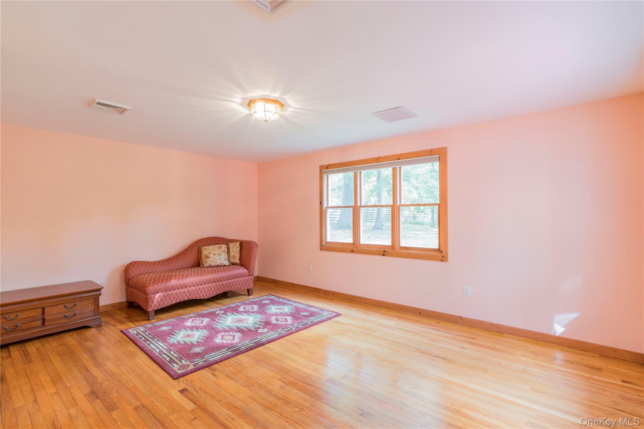 98 River Road, Rhinebeck, NY 12572