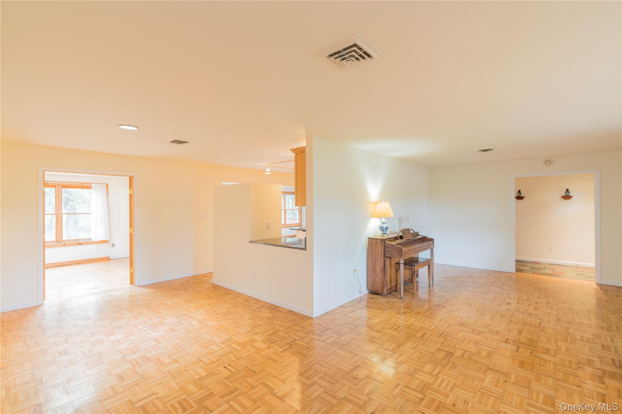 98 River Road, Rhinebeck, NY 12572