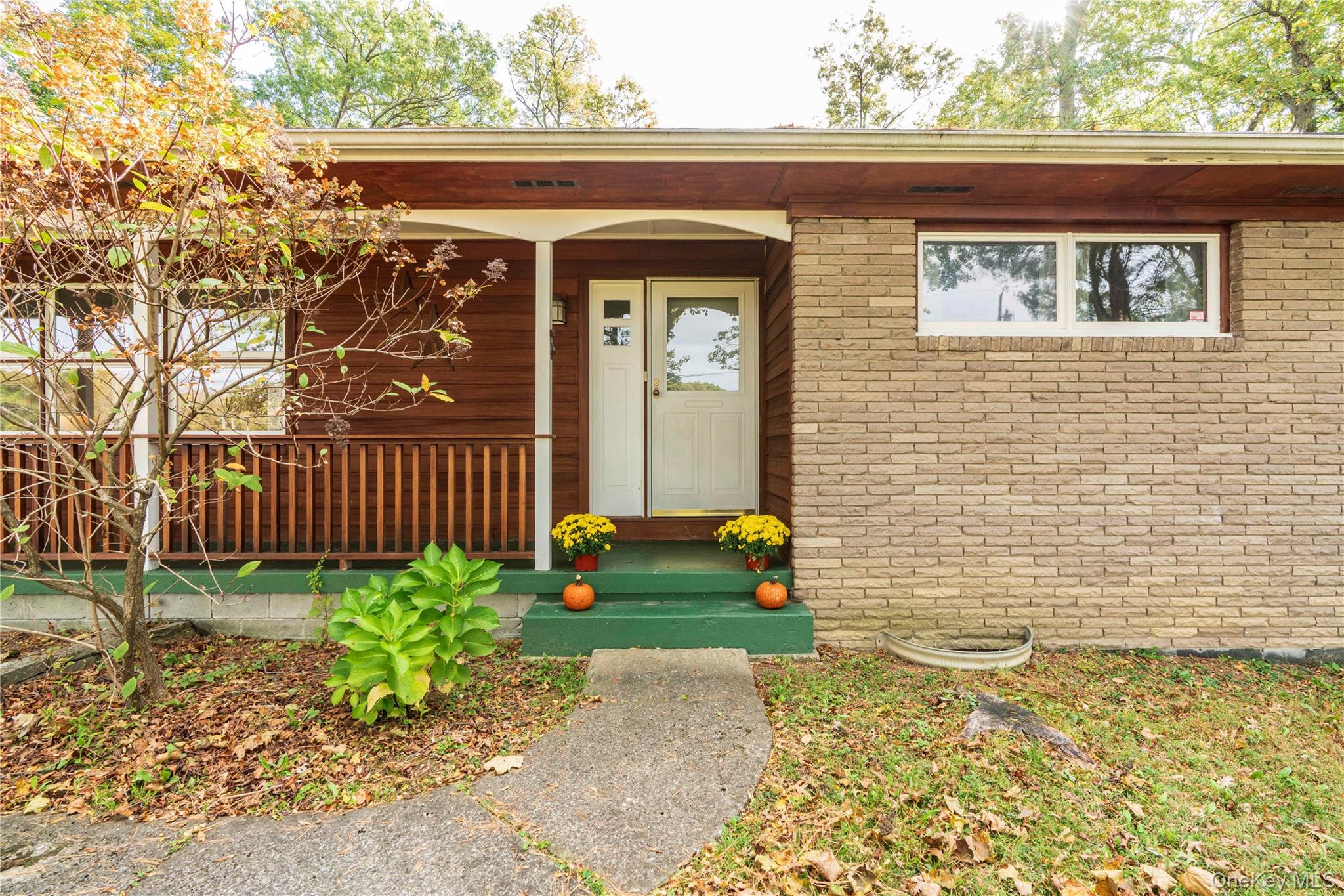 98 River Road, Rhinebeck, NY 12572