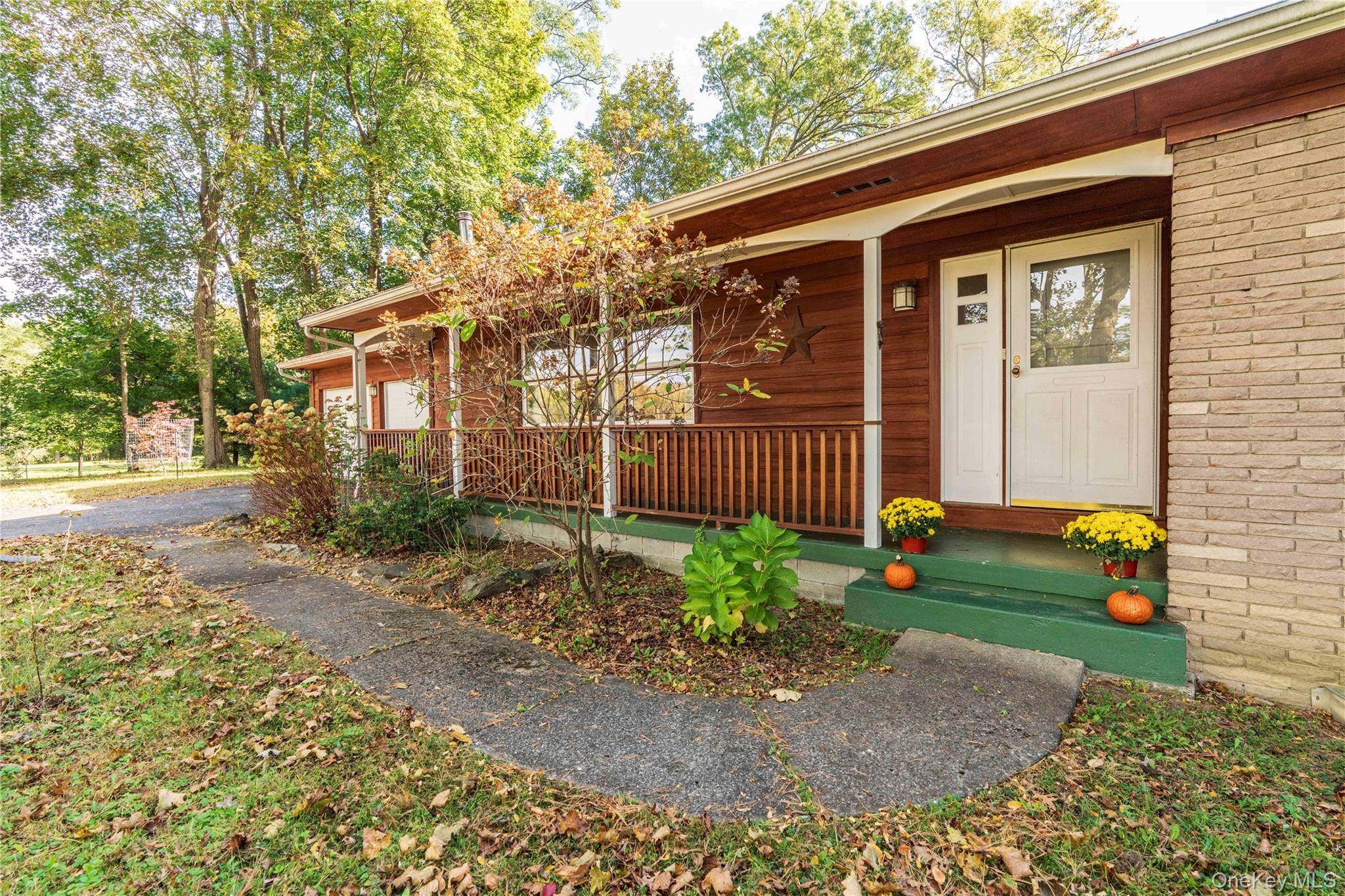 98 River Road, Rhinebeck, NY 12572