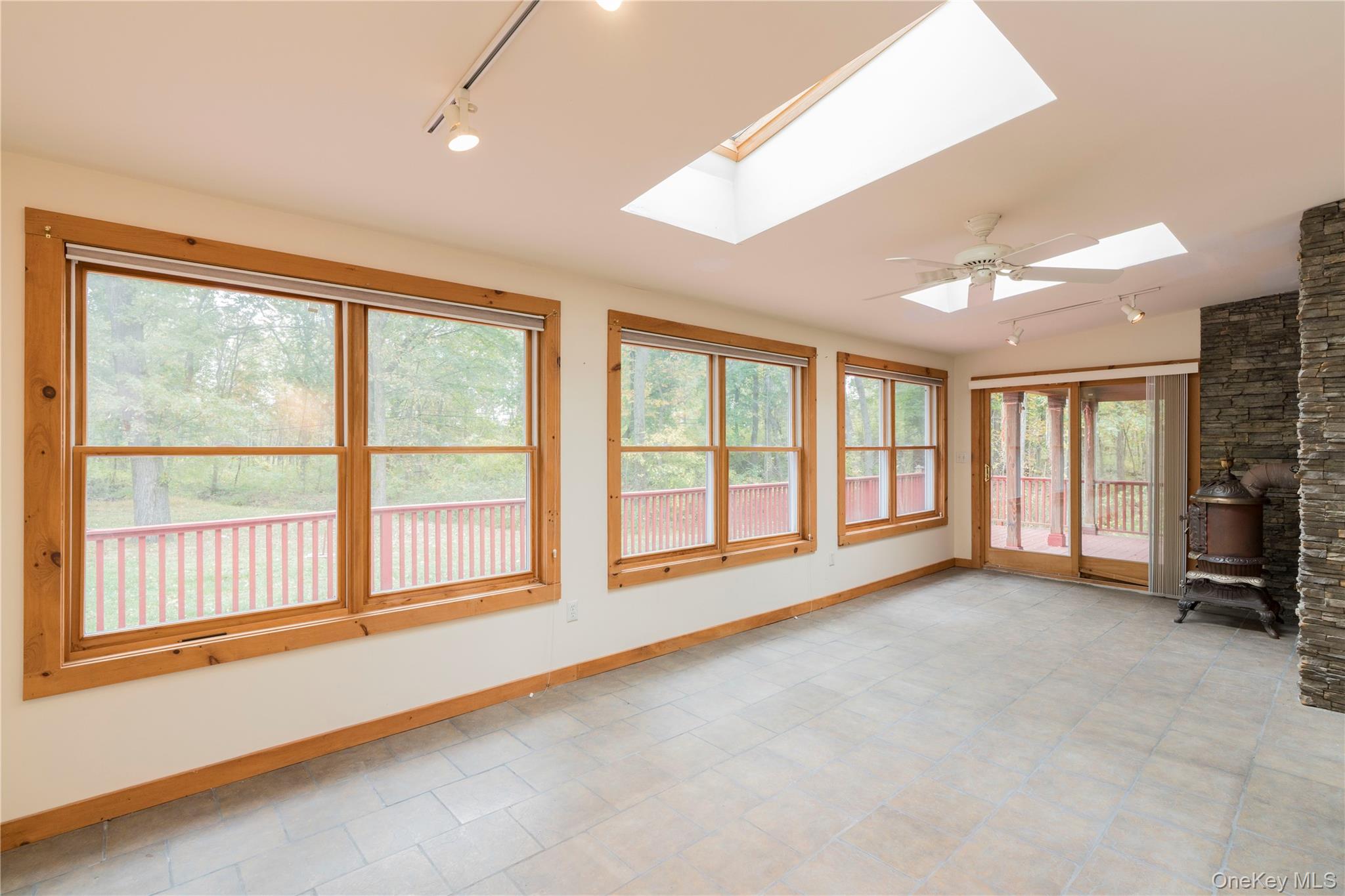 98 River Road, Rhinebeck, NY 12572