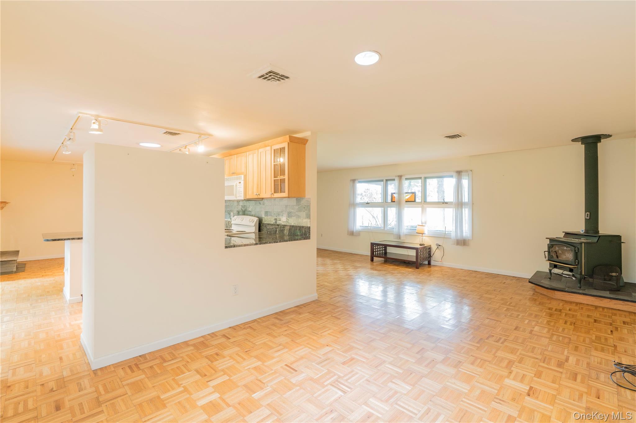 98 River Road, Rhinebeck, NY 12572