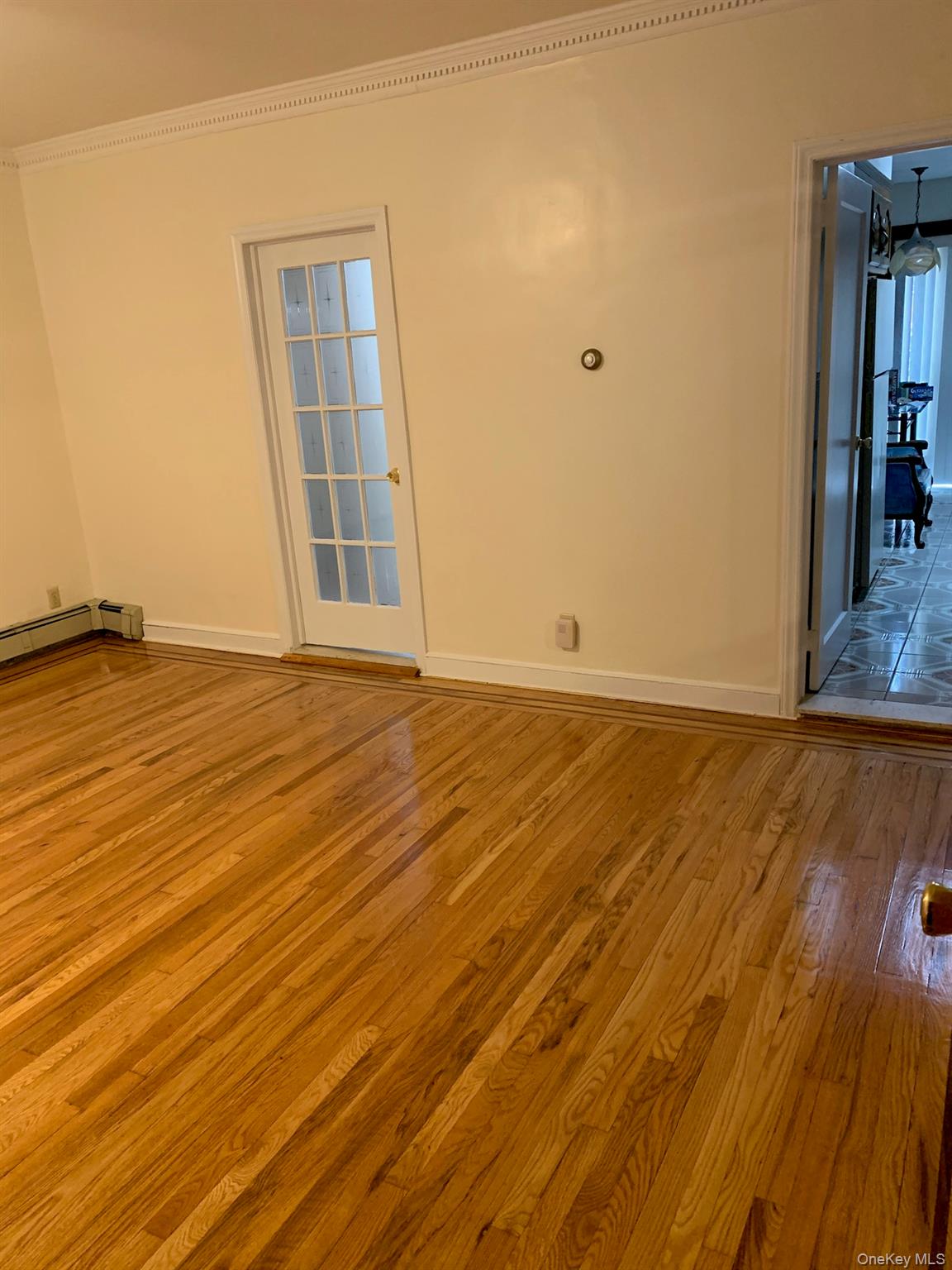 7704 85th Street, Glendale, NY 11385