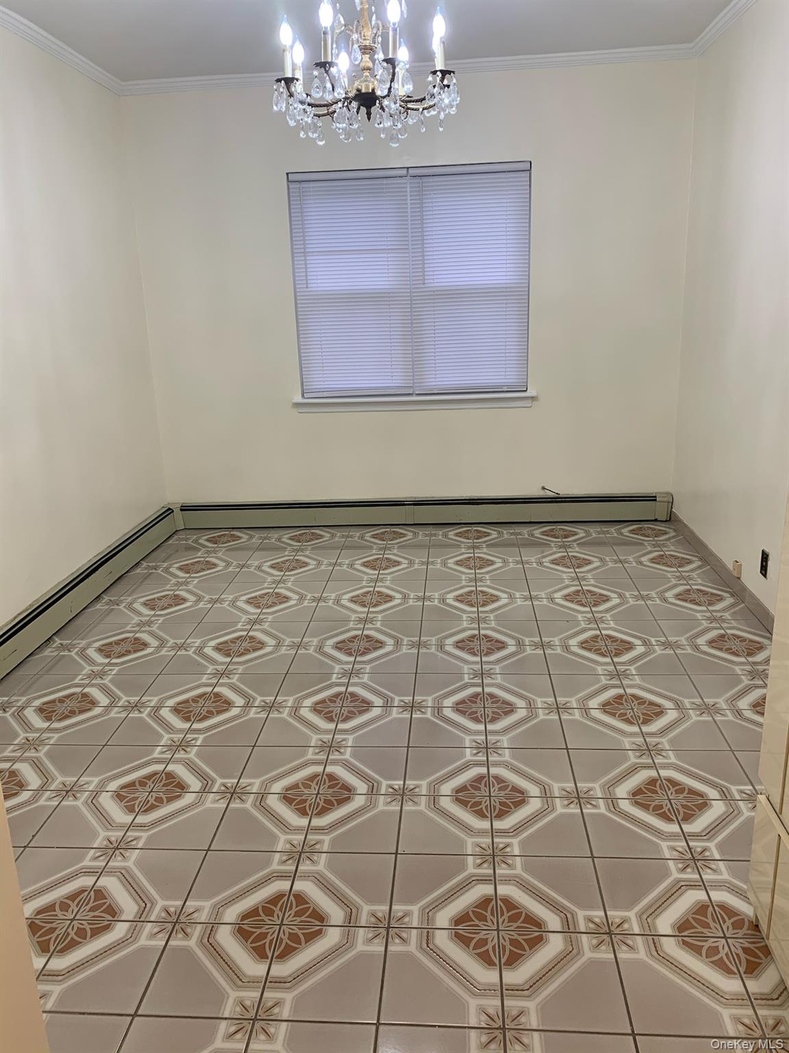 7704 85th Street, Glendale, NY 11385