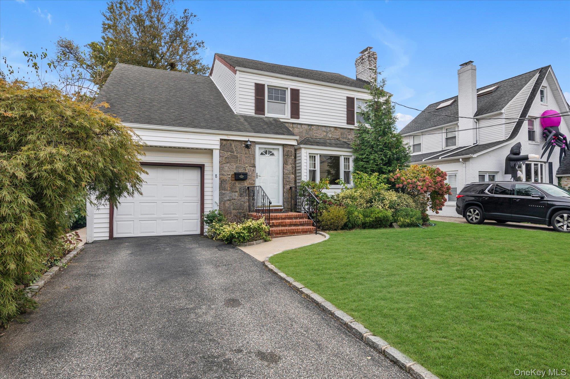 8 Sachem Street, East Rockaway, NY 11518