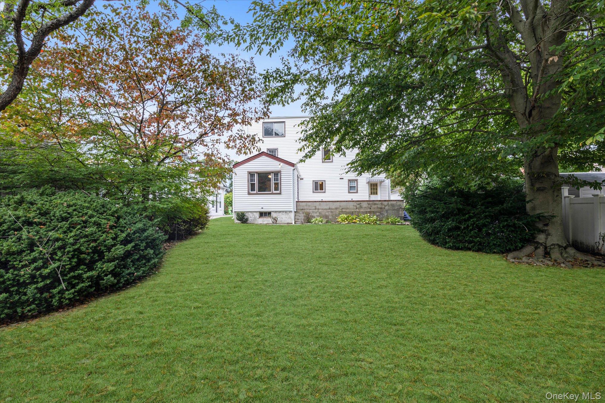 8 Sachem Street, East Rockaway, NY 11518