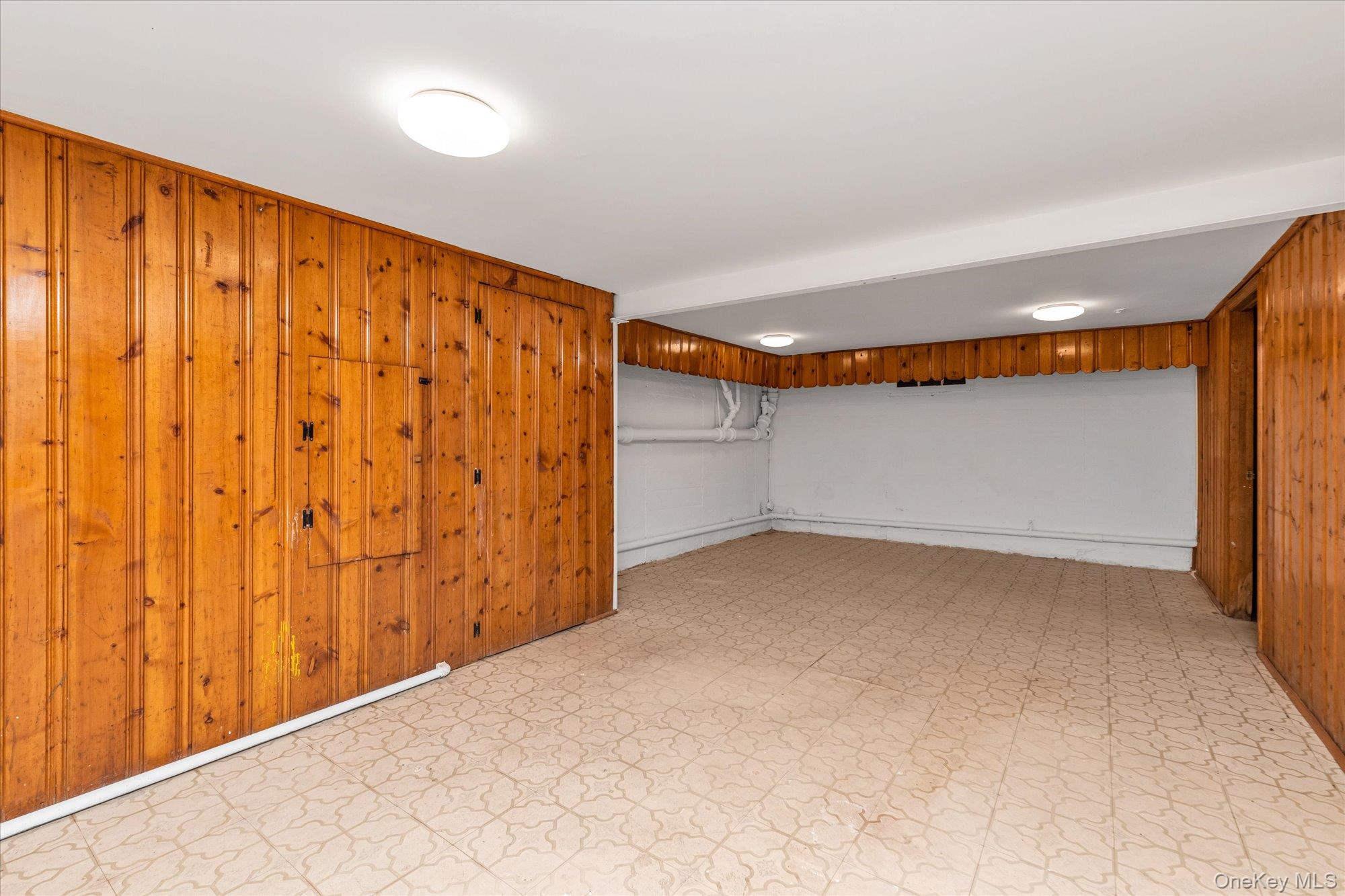 8 Sachem Street, East Rockaway, NY 11518