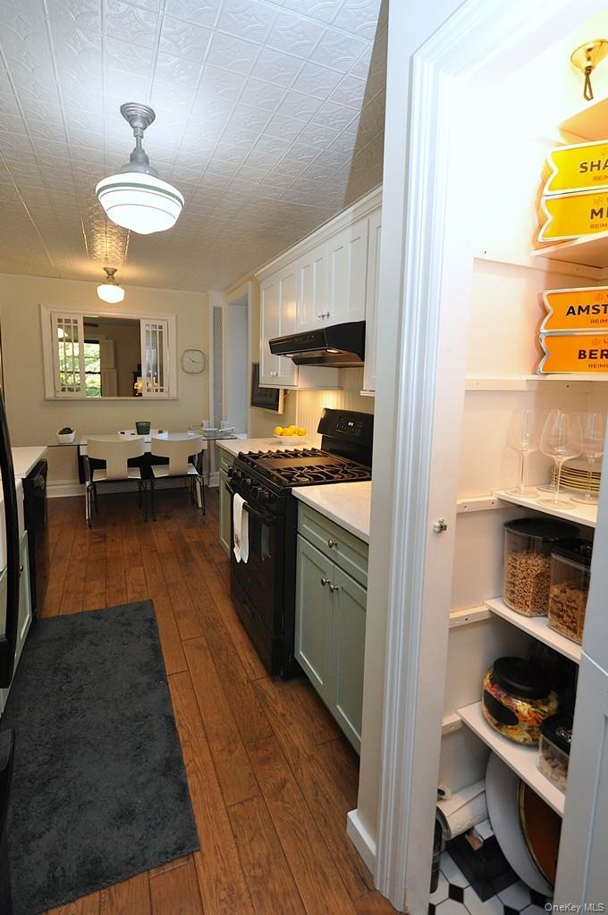 105 Garth Road # 2C, Scarsdale, NY 10583