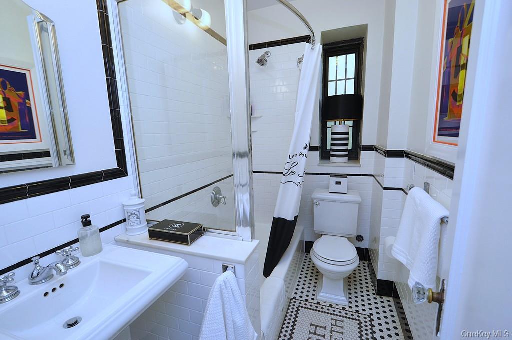 105 Garth Road # 2C, Scarsdale, NY 10583