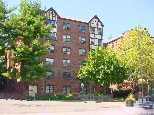 105 Garth Road # 2C, Scarsdale, NY 10583
