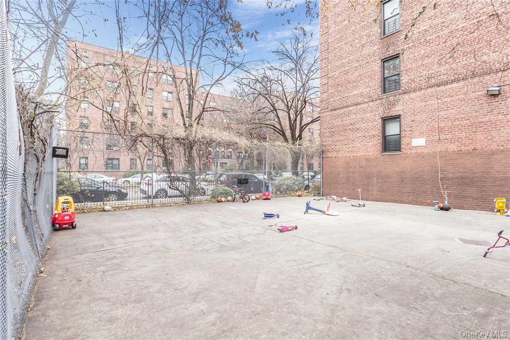 87-10 34 Avenue # #4, Jackson Heights, NY 11372