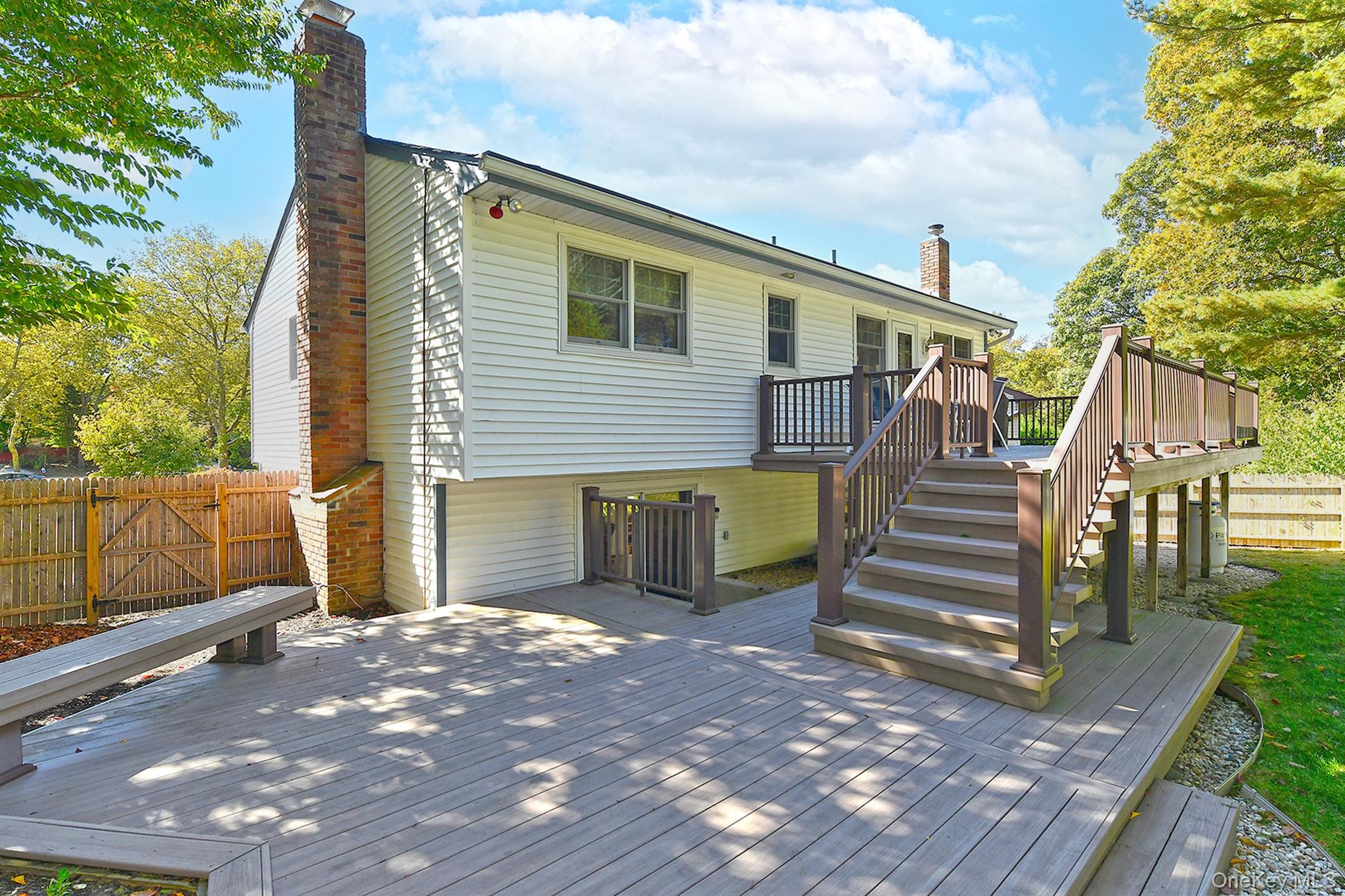 7 Cardiff Court, Huntington Station, NY 11746