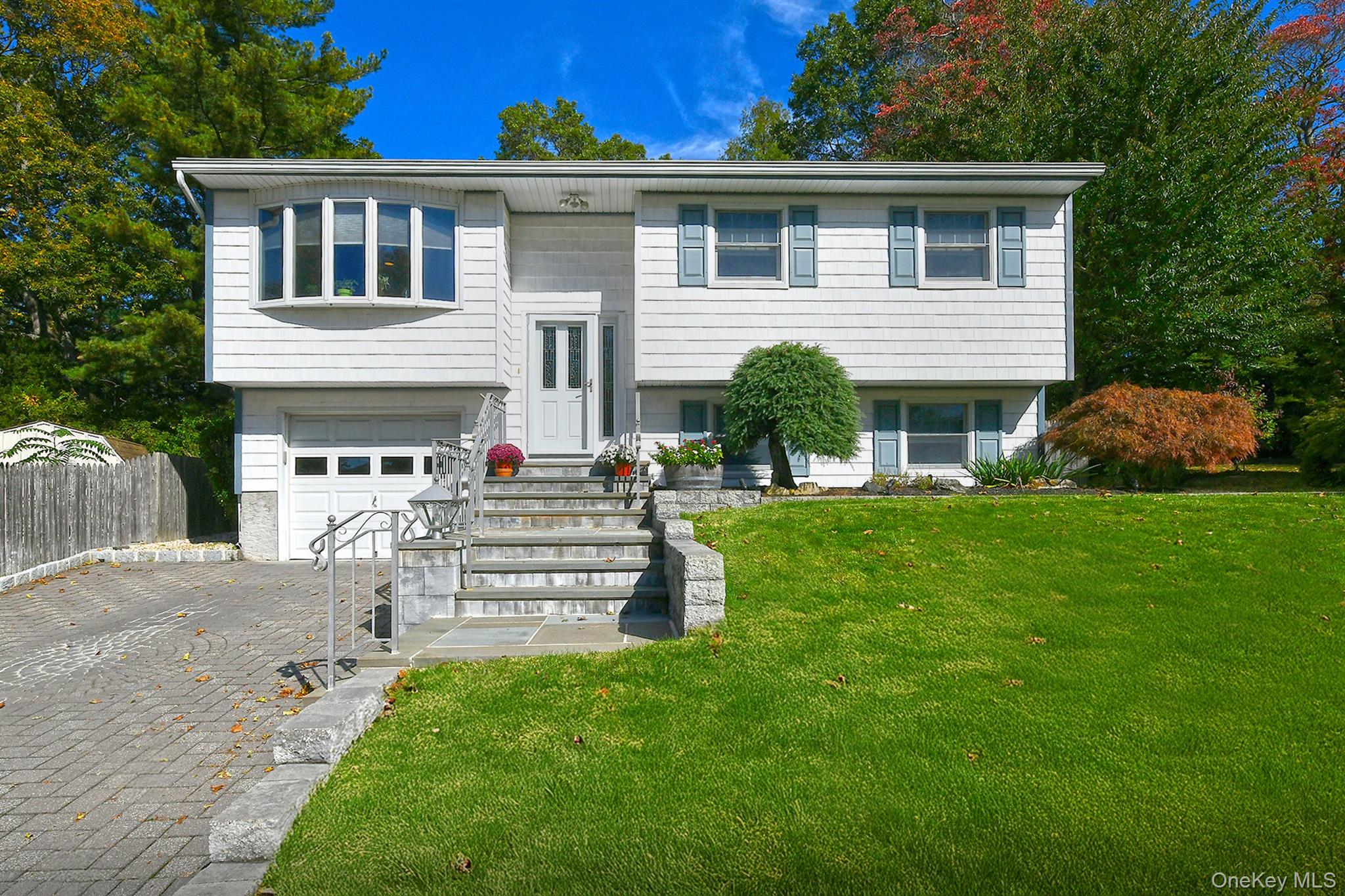 7 Cardiff Court, Huntington Station, NY 11746