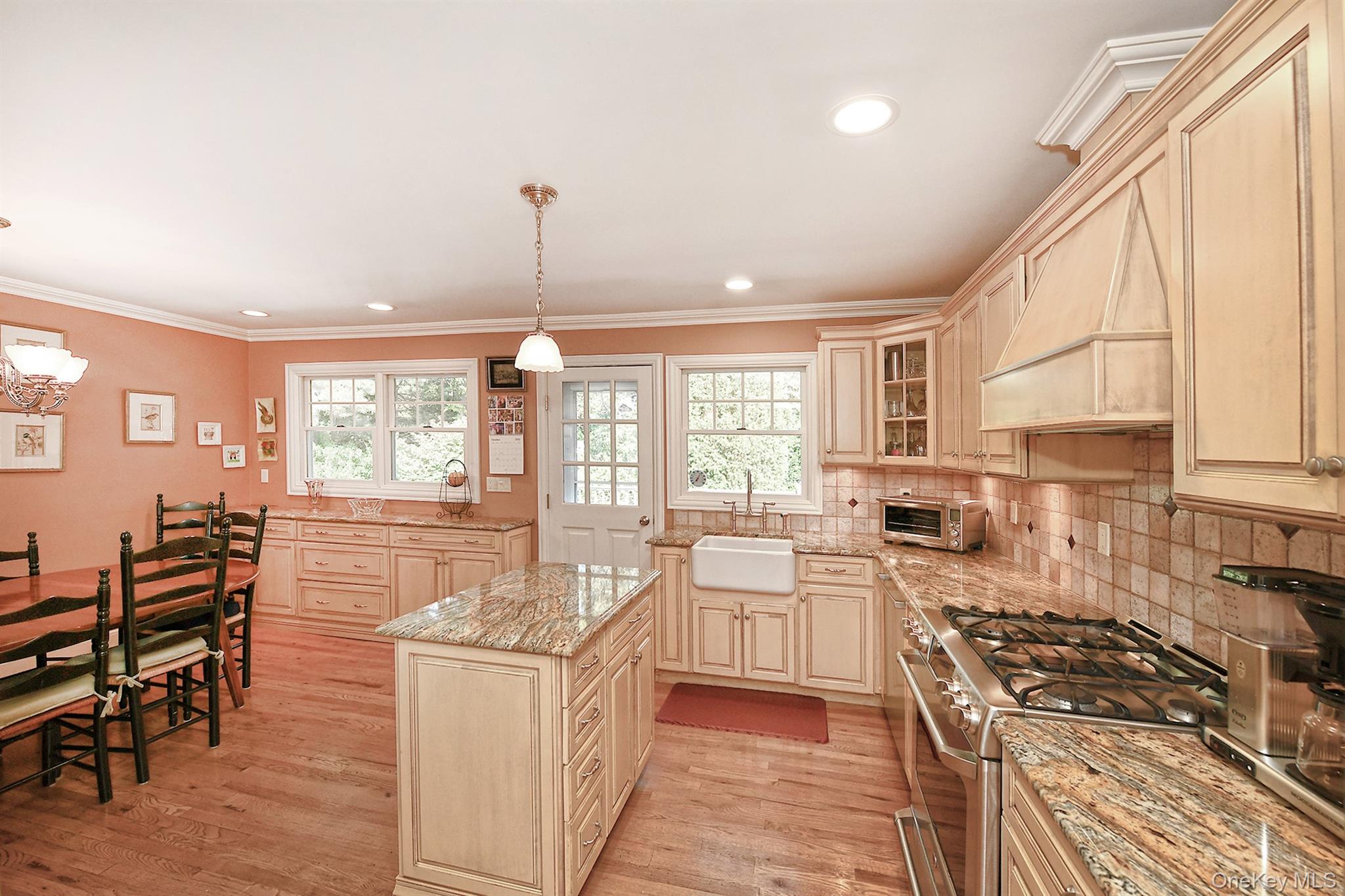 7 Cardiff Court, Huntington Station, NY 11746