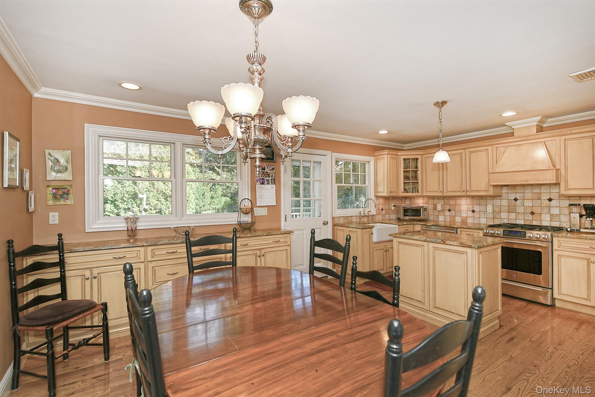 7 Cardiff Court, Huntington Station, NY 11746