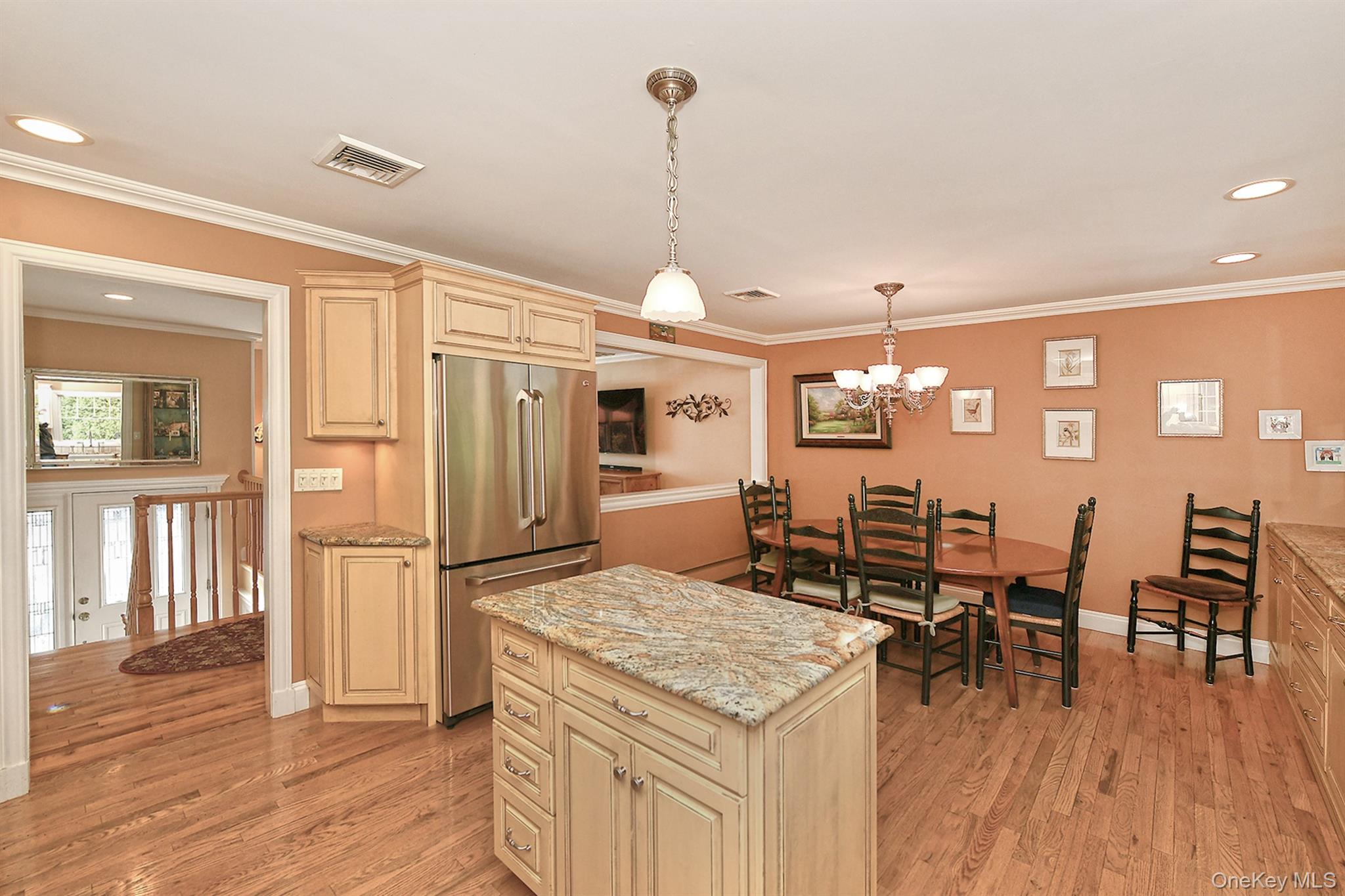 7 Cardiff Court, Huntington Station, NY 11746