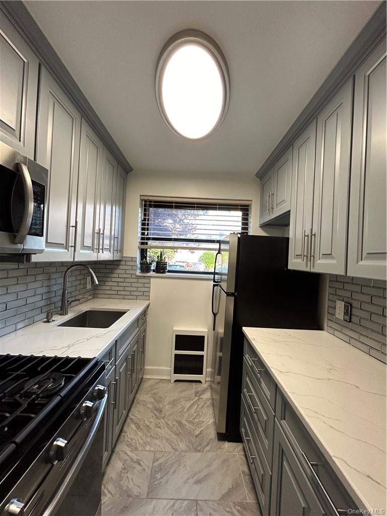 25 Shady Glen Court # 1H, New Rochelle, NY 10805