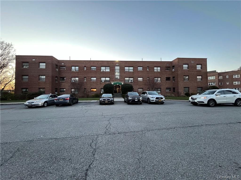 25 Shady Glen Court # 1H, New Rochelle, NY 10805