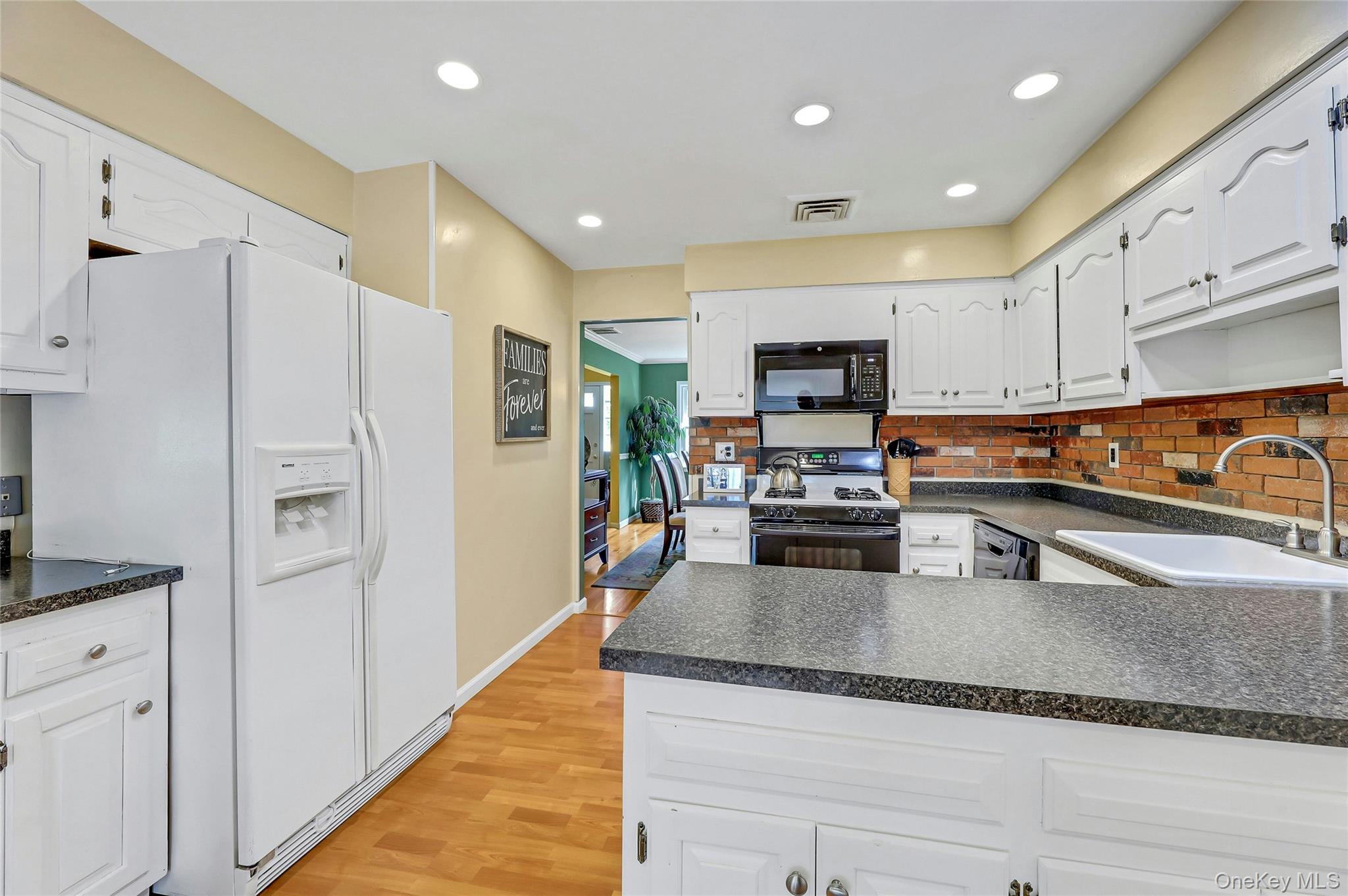 8 Liberty Circle, New City, NY 10956