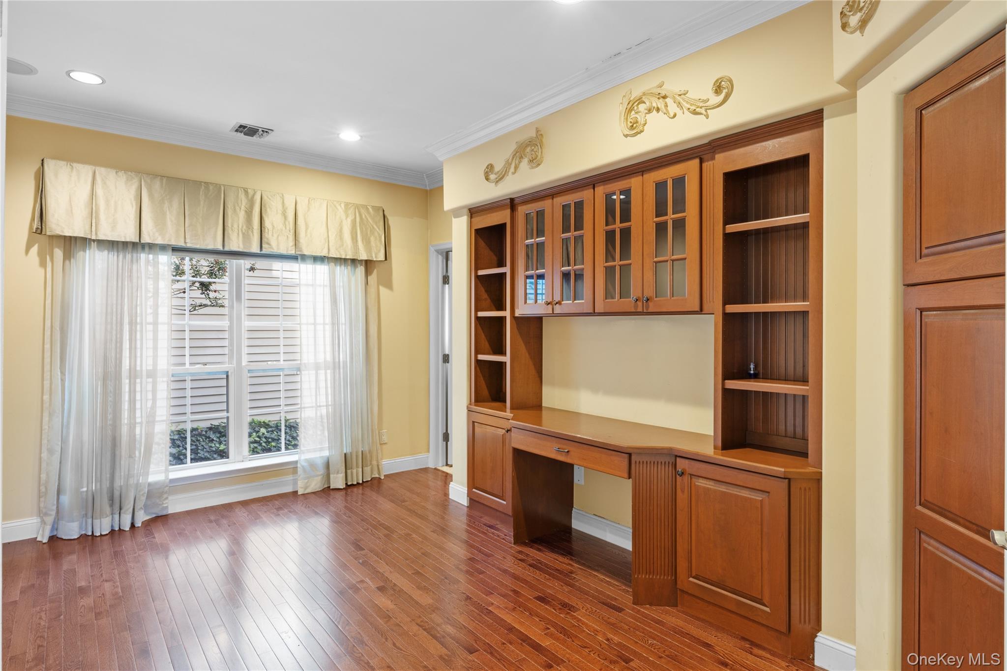 169 Hamlet Drive, Mount Sinai, NY 11766