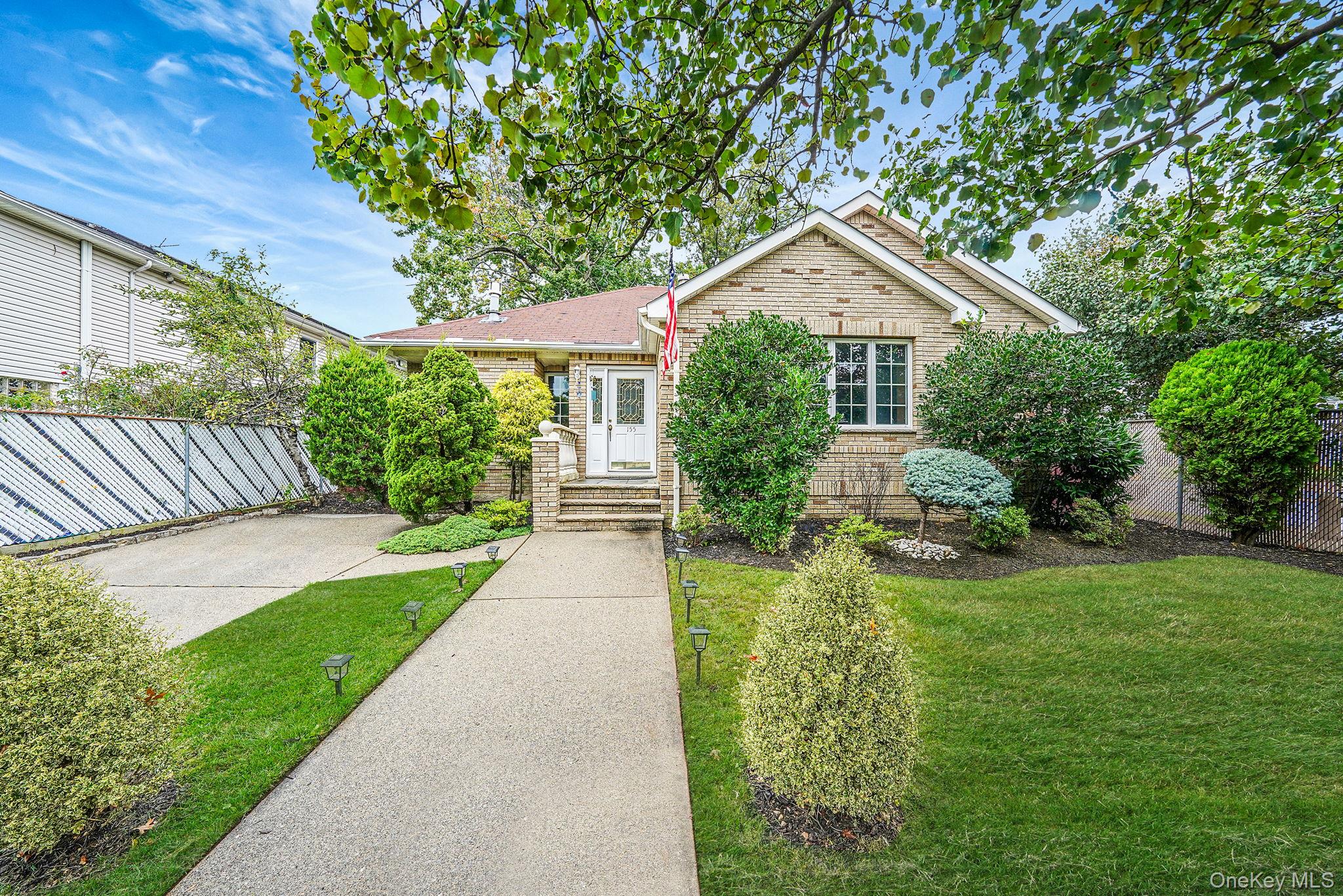 155 Bathgate St, Staten Island, NY 10312